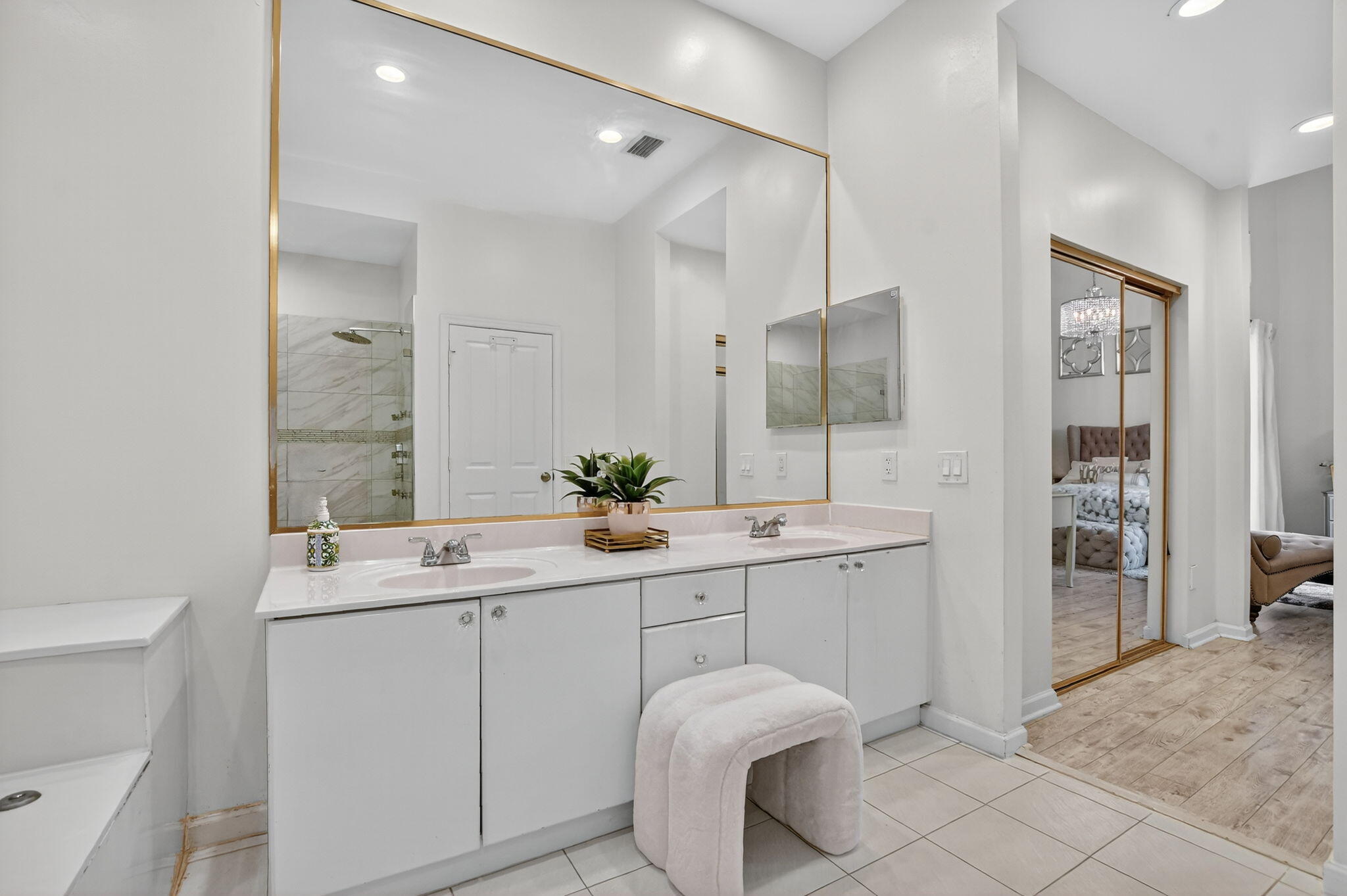2565 NW 52nd Street