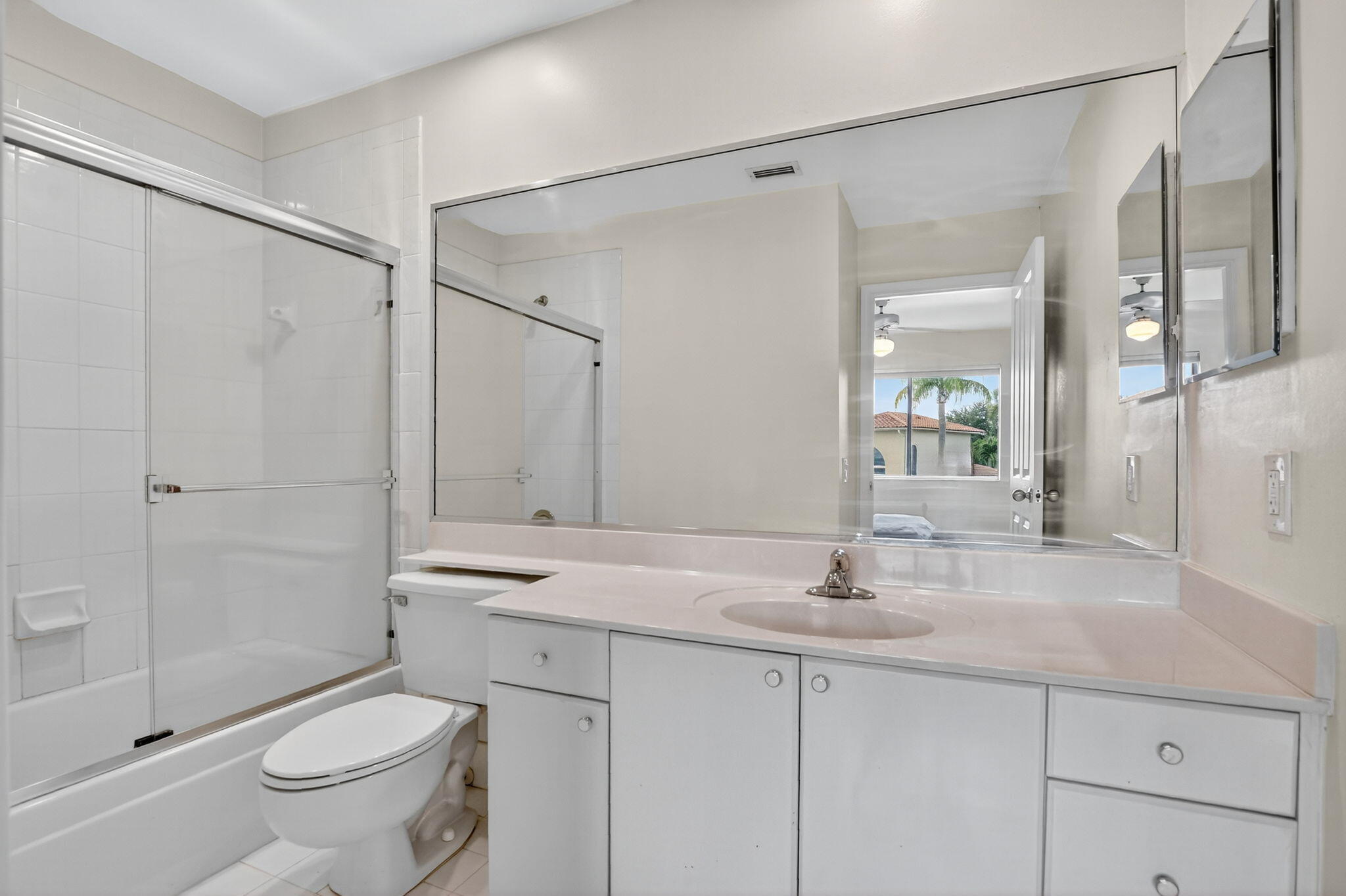 2565 NW 52nd Street