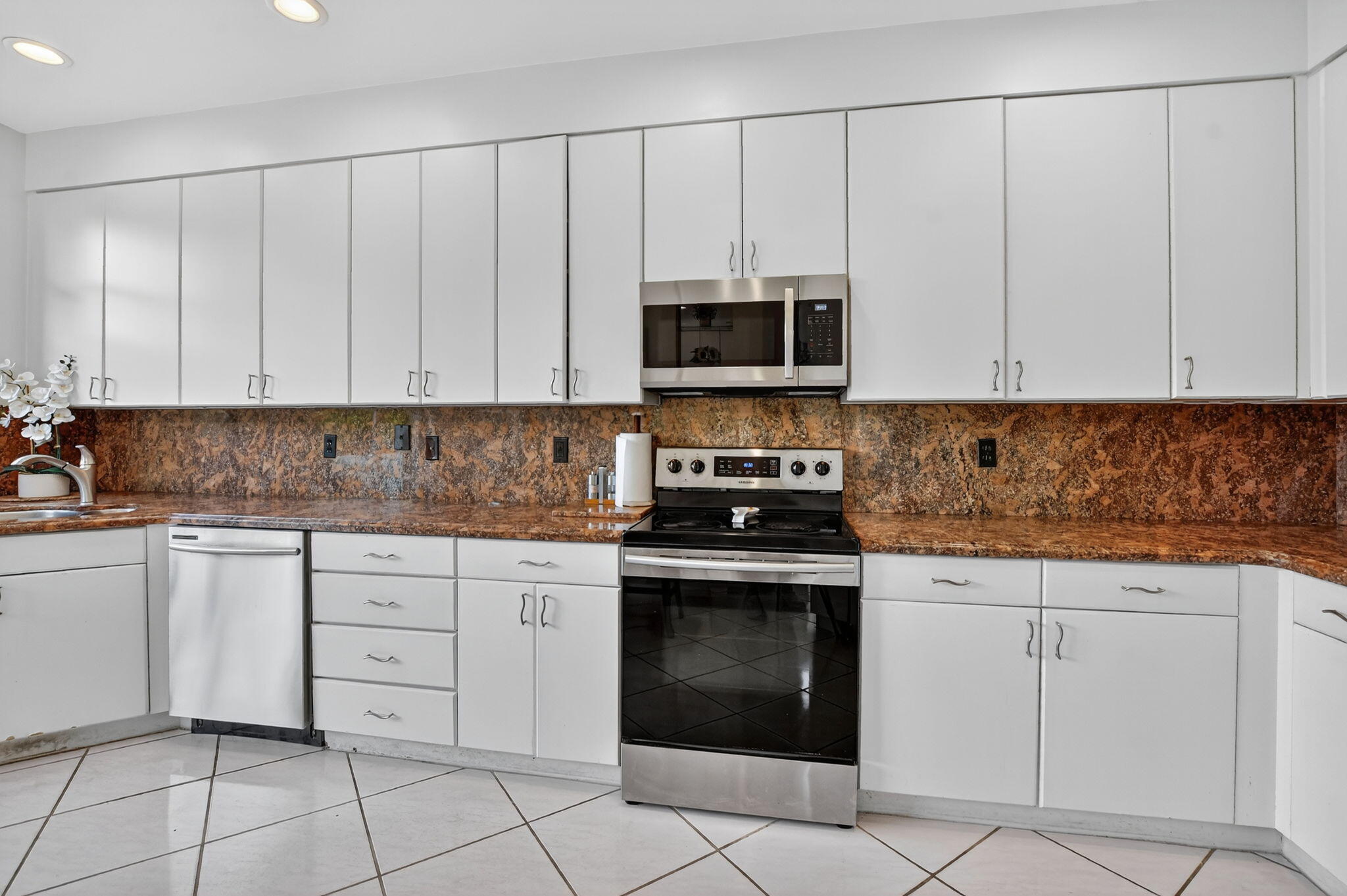 2565 NW 52nd Street