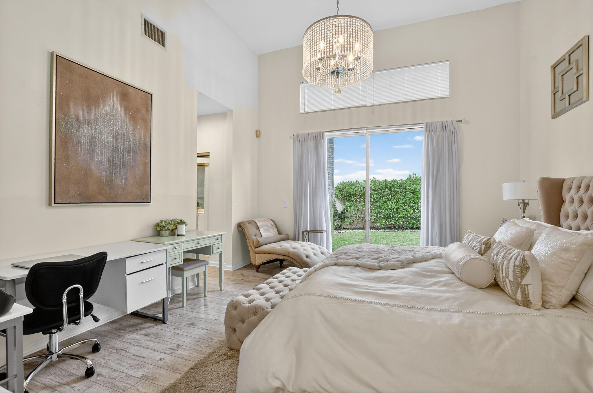 2565 NW 52nd Street