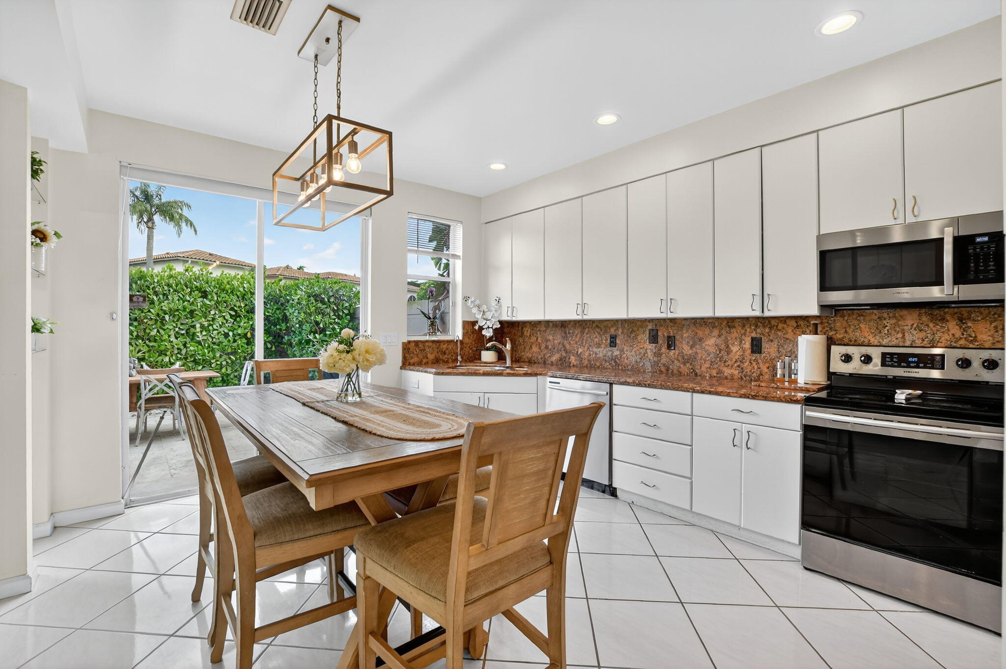 2565 NW 52nd Street
