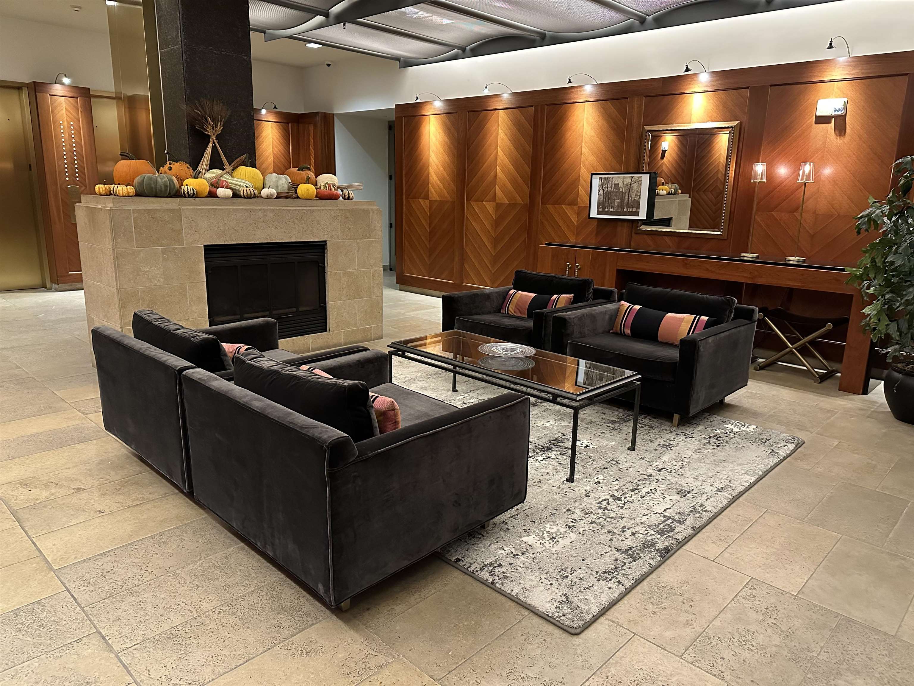 100 Wisconsin Avenue 1000