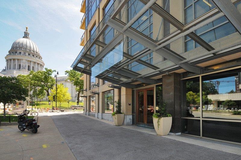 100 Wisconsin Avenue 1000