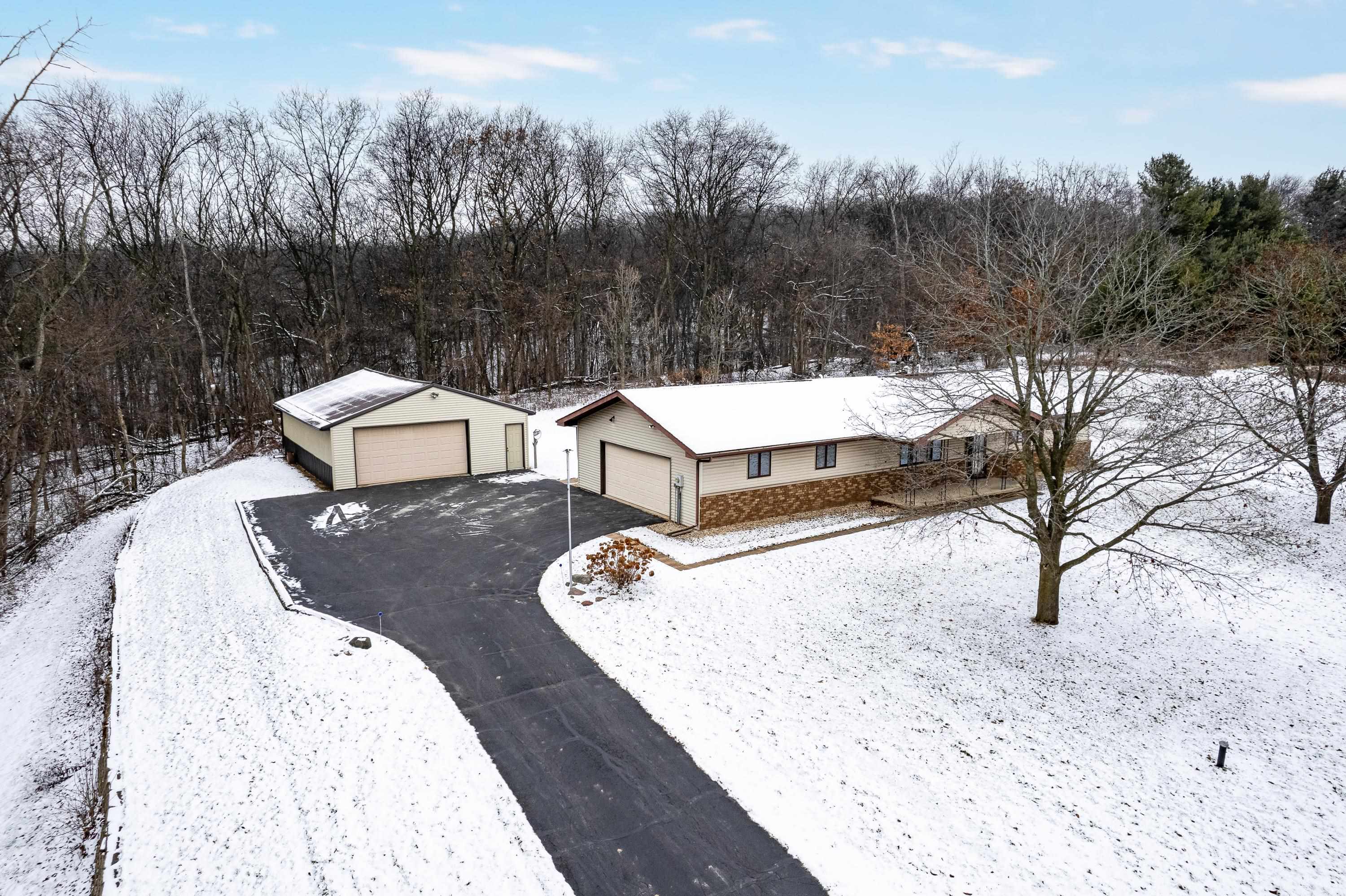 925 Hillcrest Lane