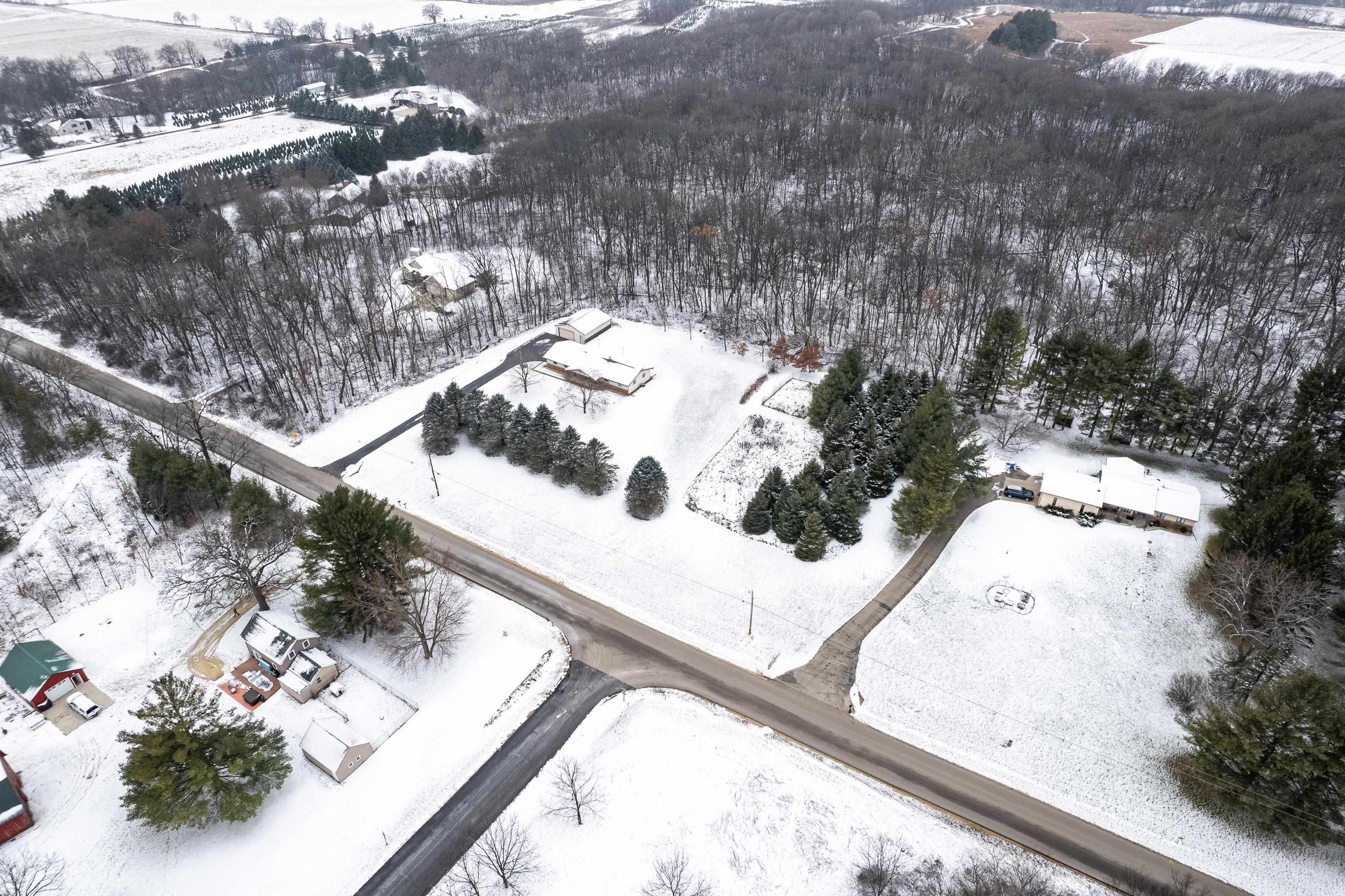 925 Hillcrest Lane
