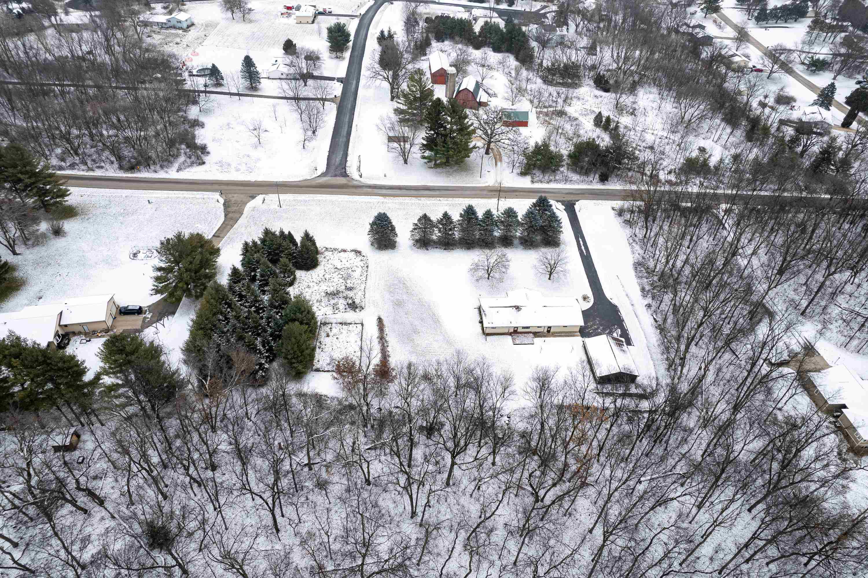 925 Hillcrest Lane