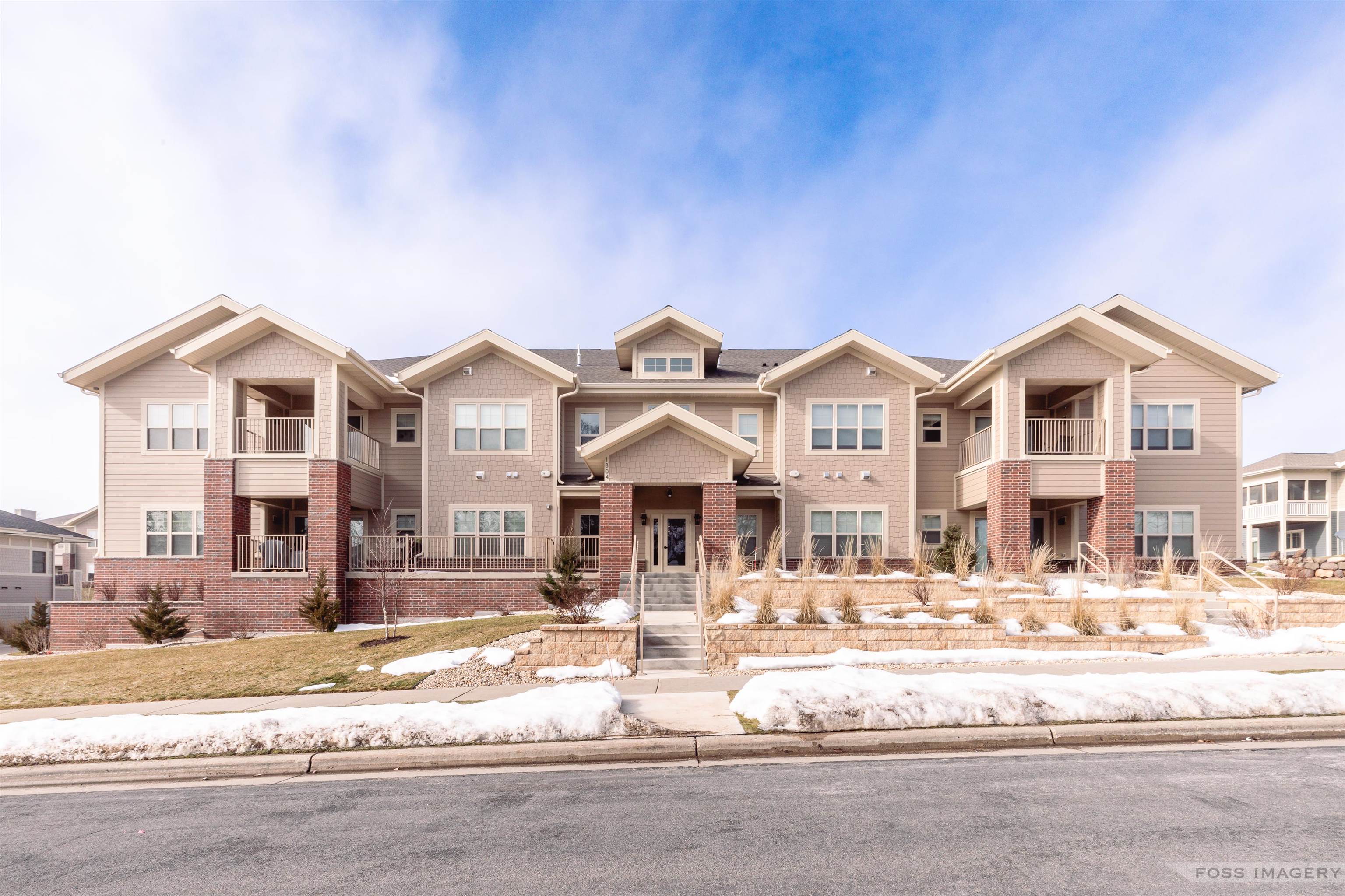 1804 Maplecrest Drive 202