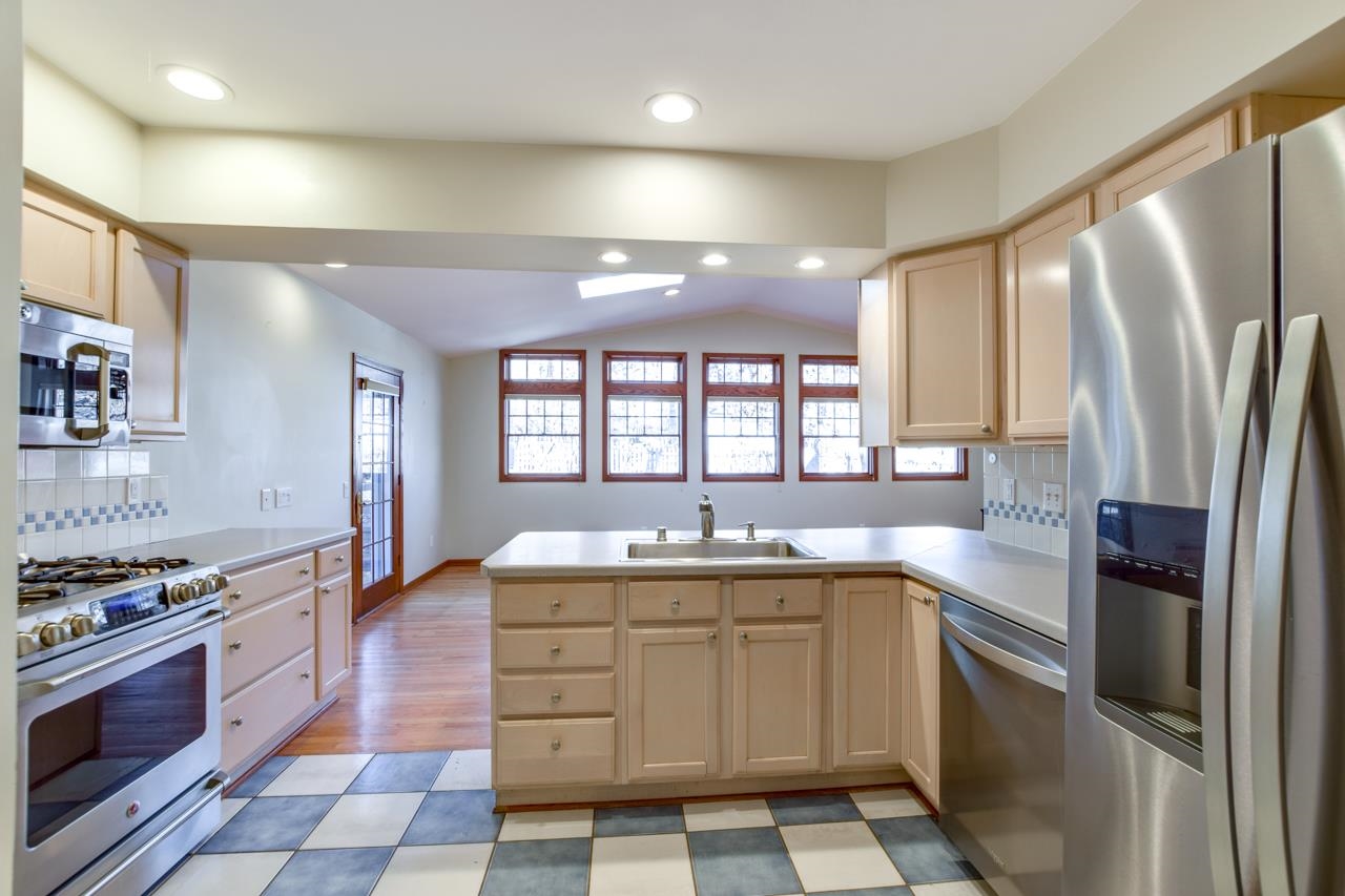 4138 Cherokee Drive