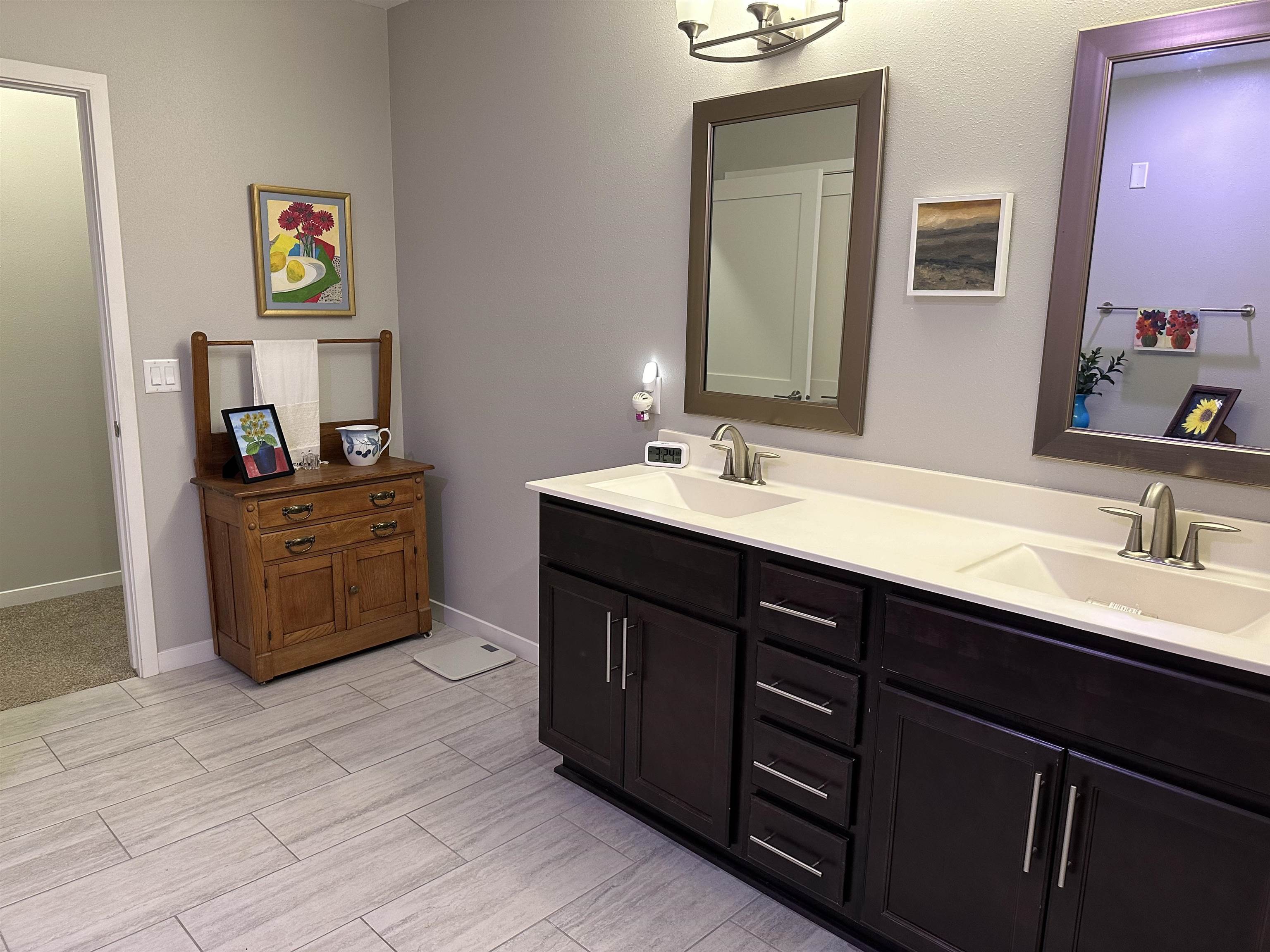 625 N Segoe Road 200