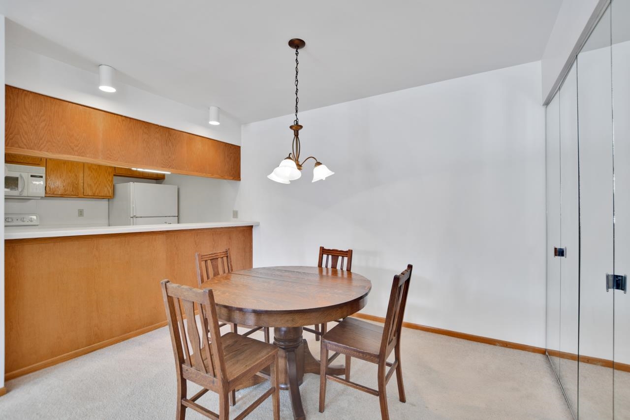 132 Ponwood Circle E