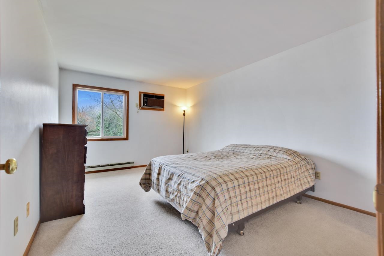 132 Ponwood Circle E