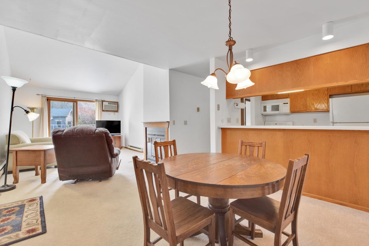 132 Ponwood Circle E