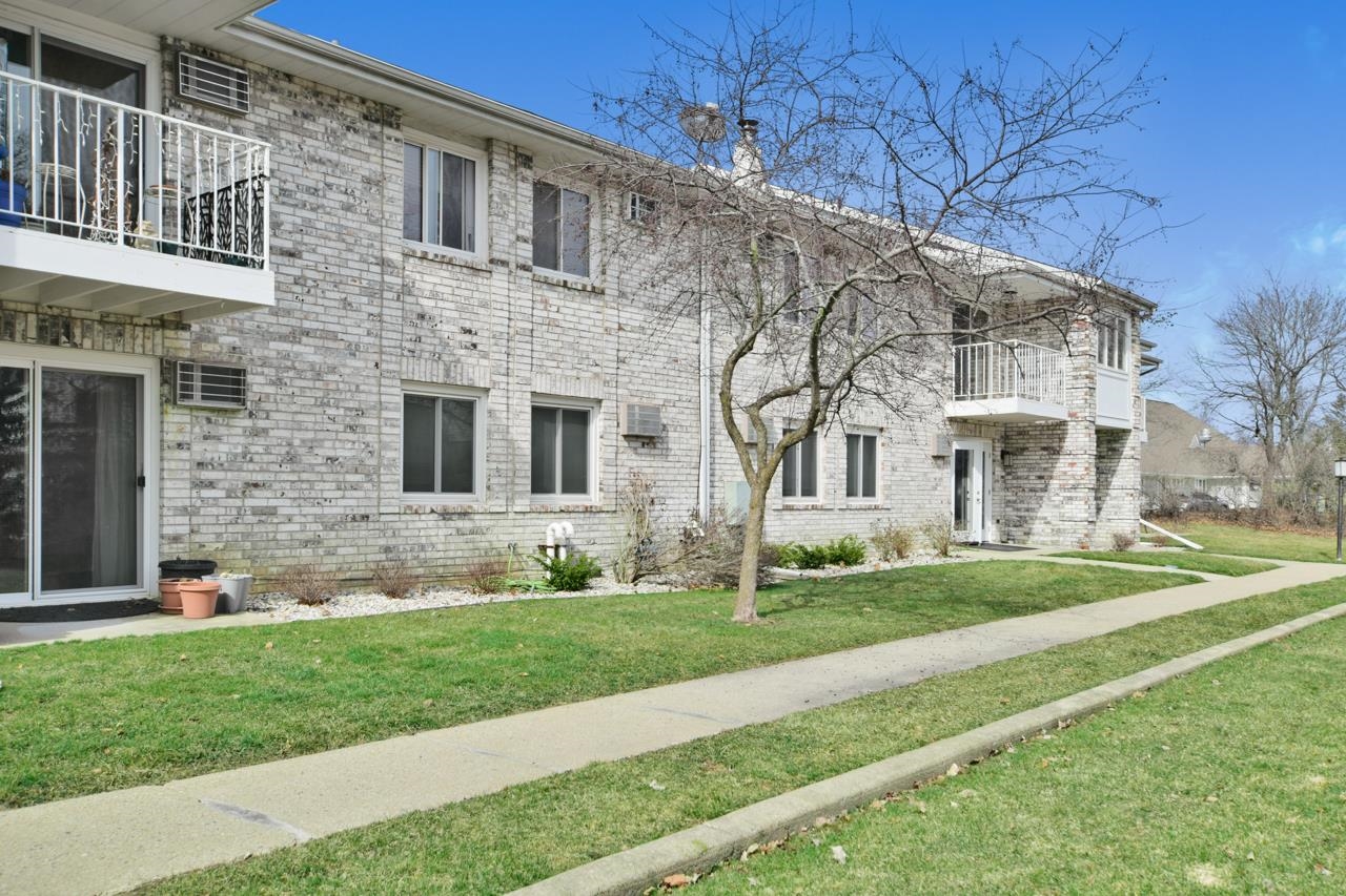 132 Ponwood Circle E