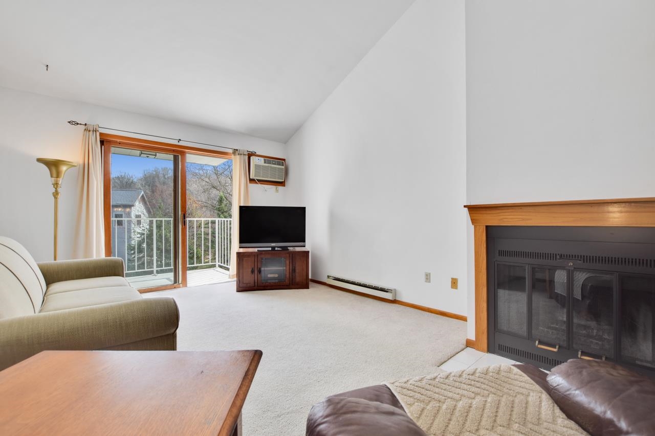 132 Ponwood Circle E