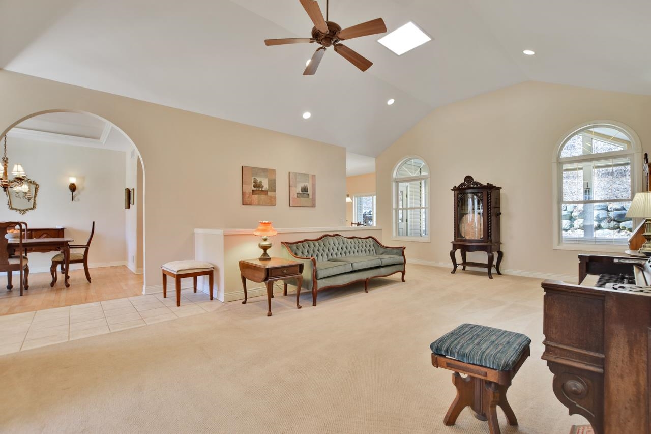 1269 Gils Way