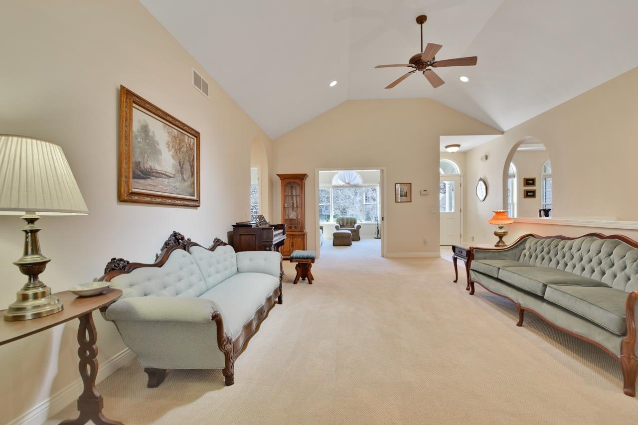 1269 Gils Way