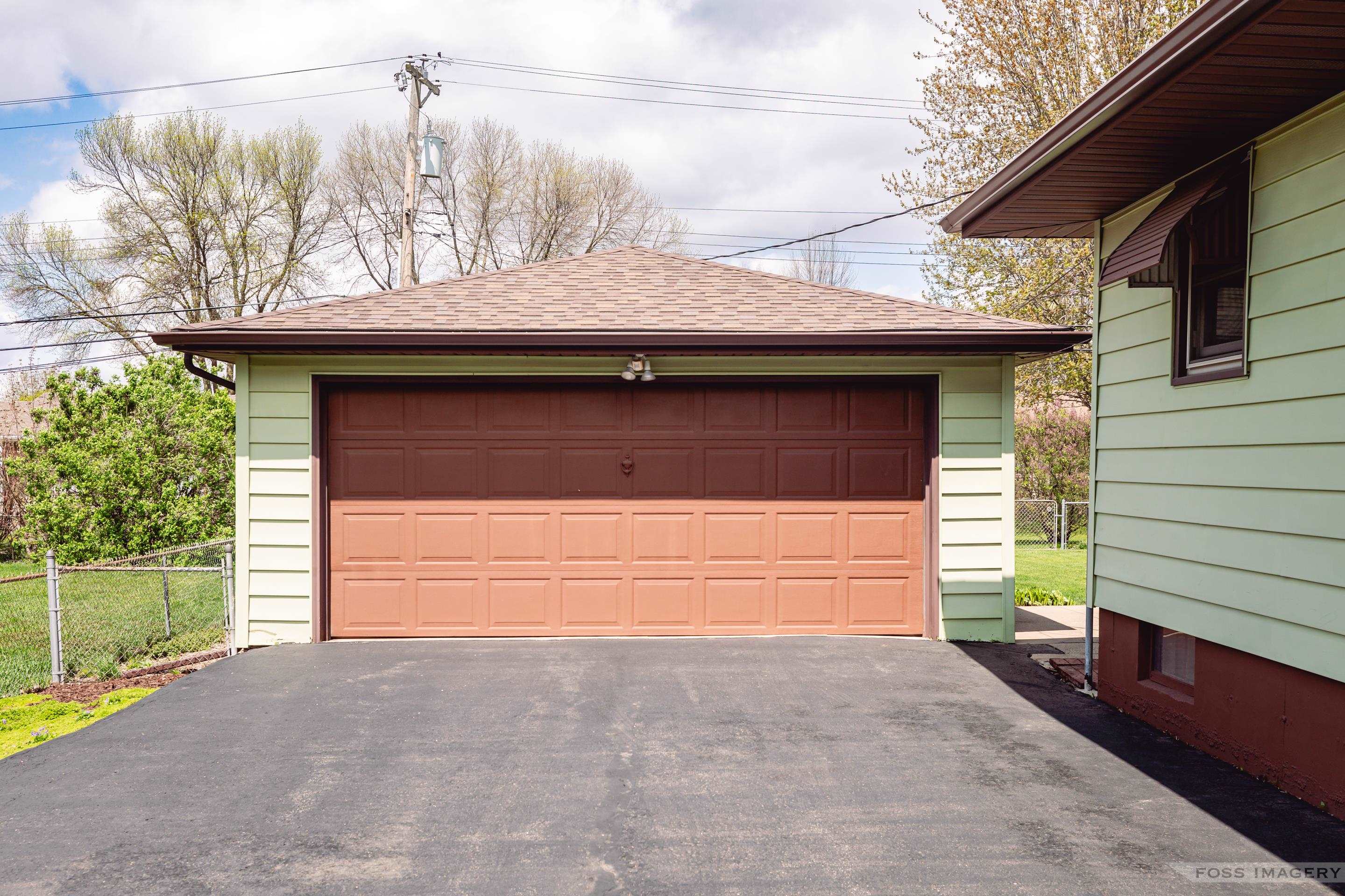 4610 Meredithe Avenue