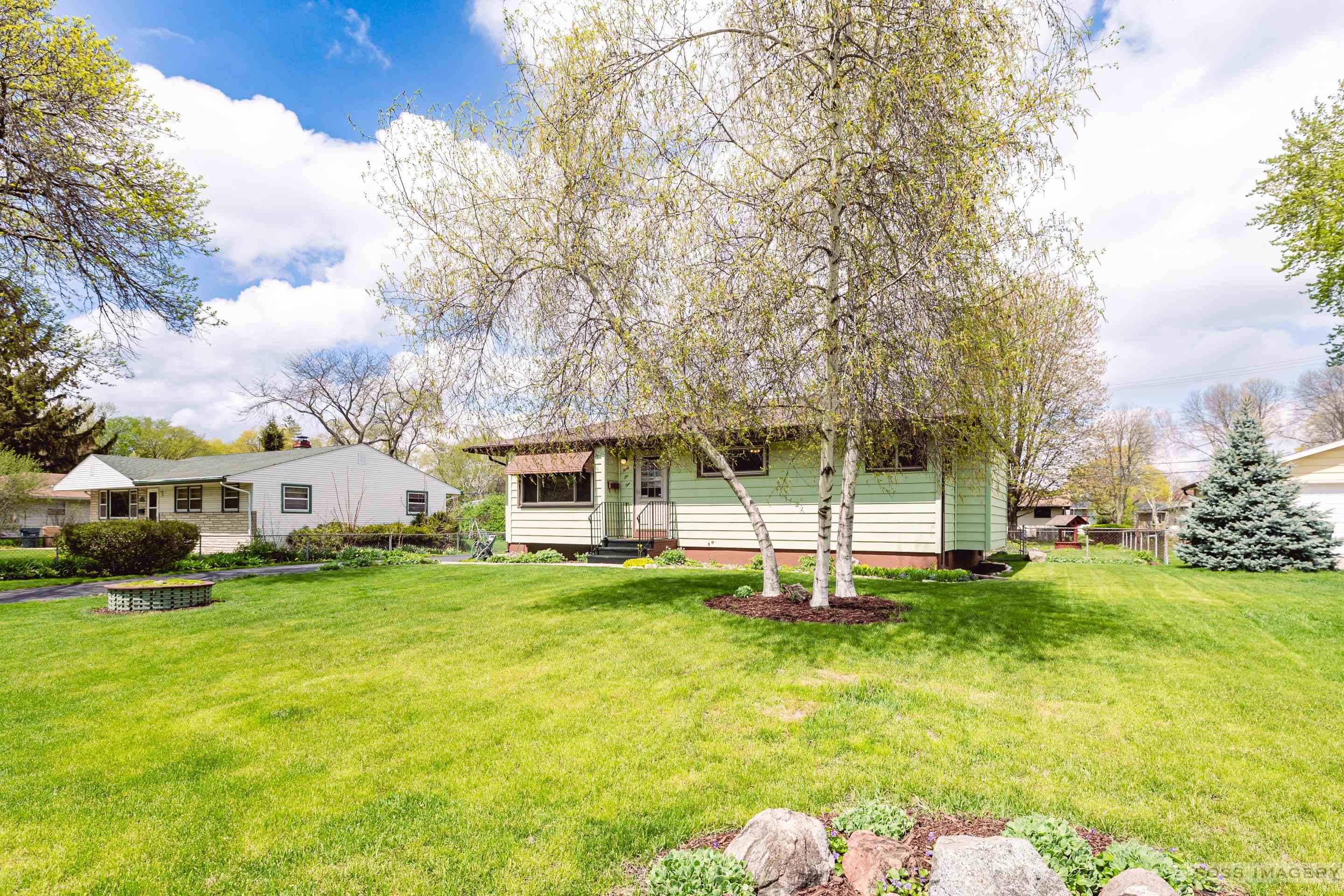 4610 Meredithe Avenue