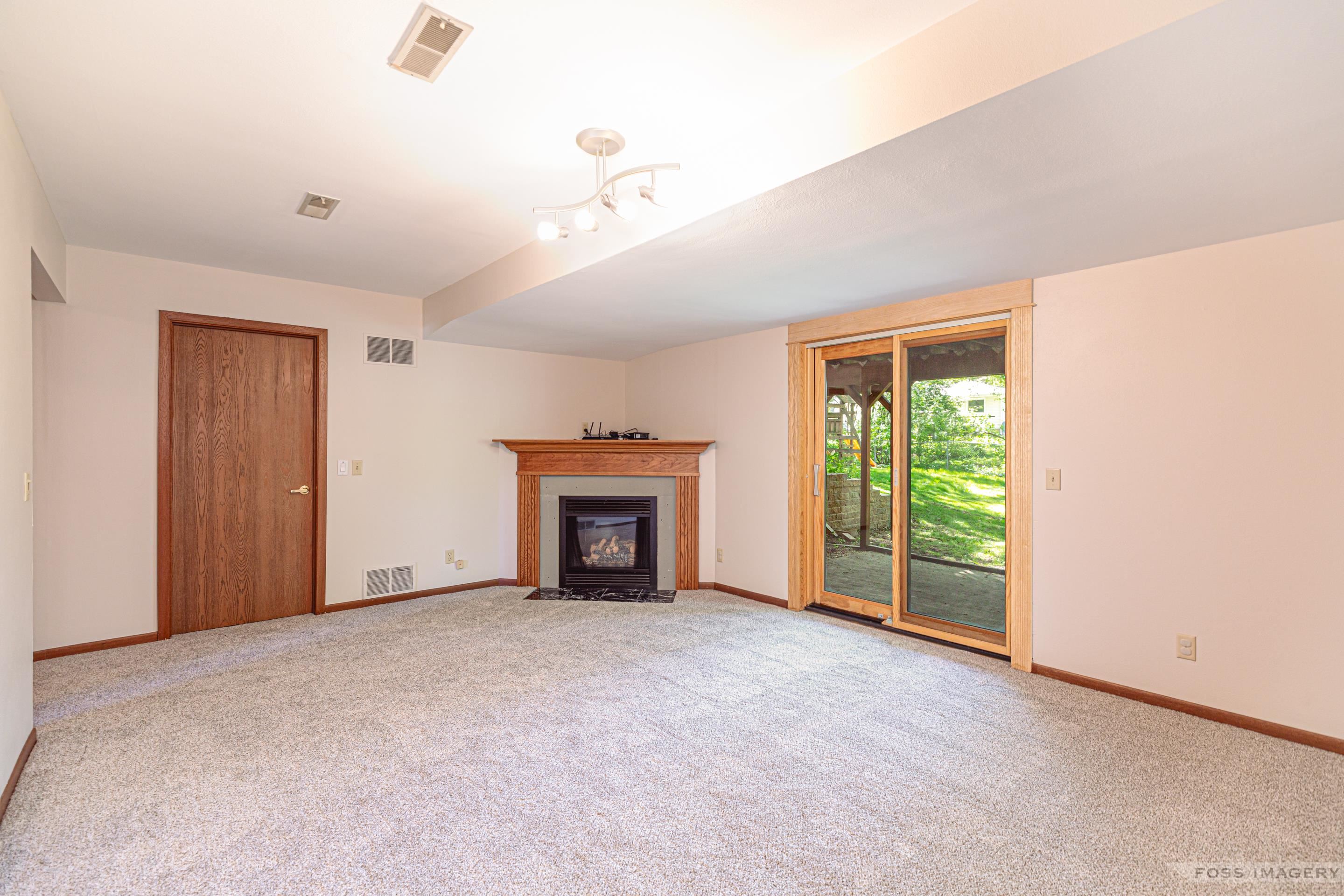 4913 Violet Lane