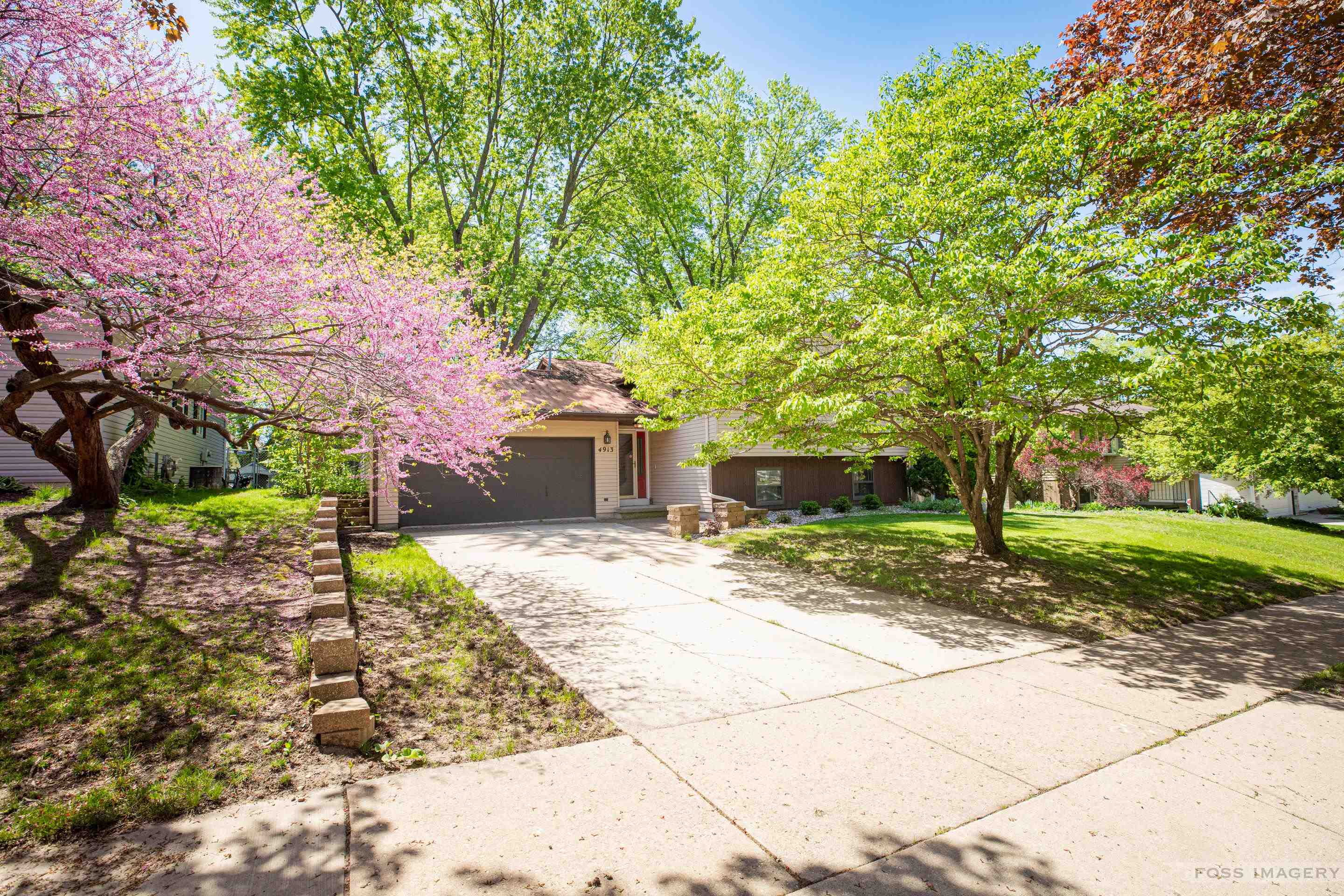 4913 Violet Lane