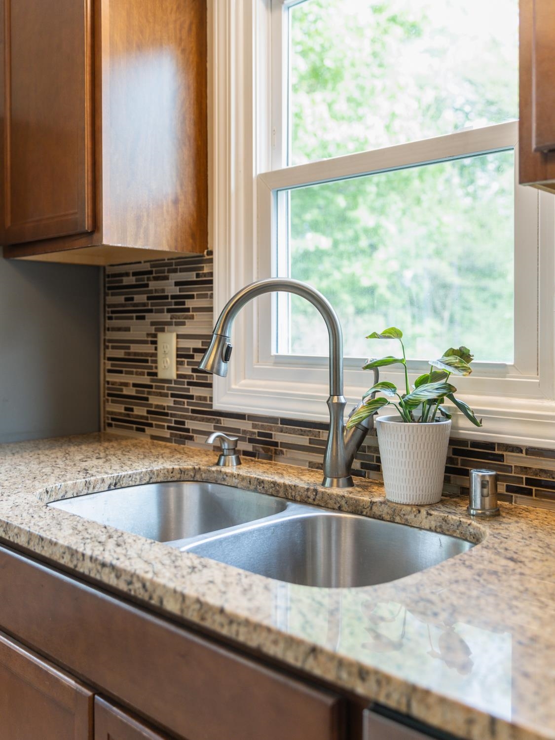 4005 Tokay Boulevard