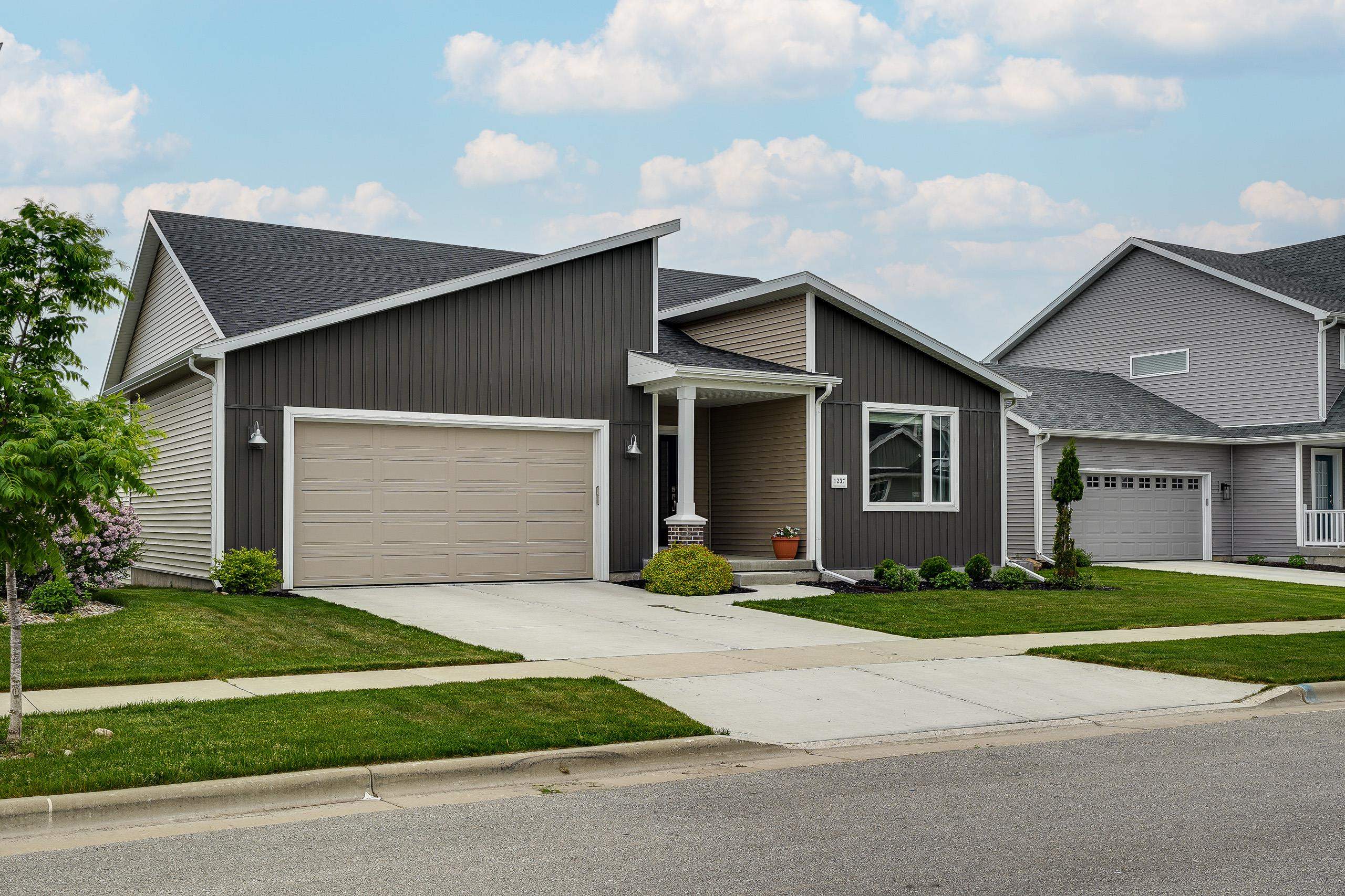 1237 Crane Meadow Way
