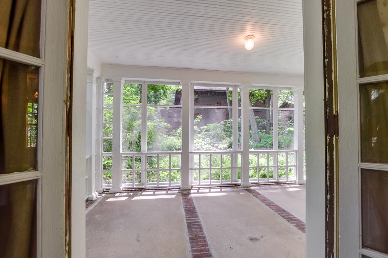 1226 Sweetbriar Road