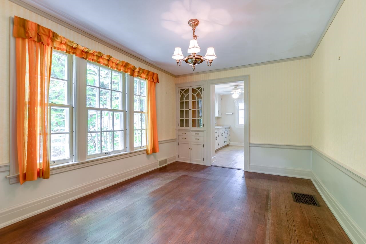 1226 Sweetbriar Road