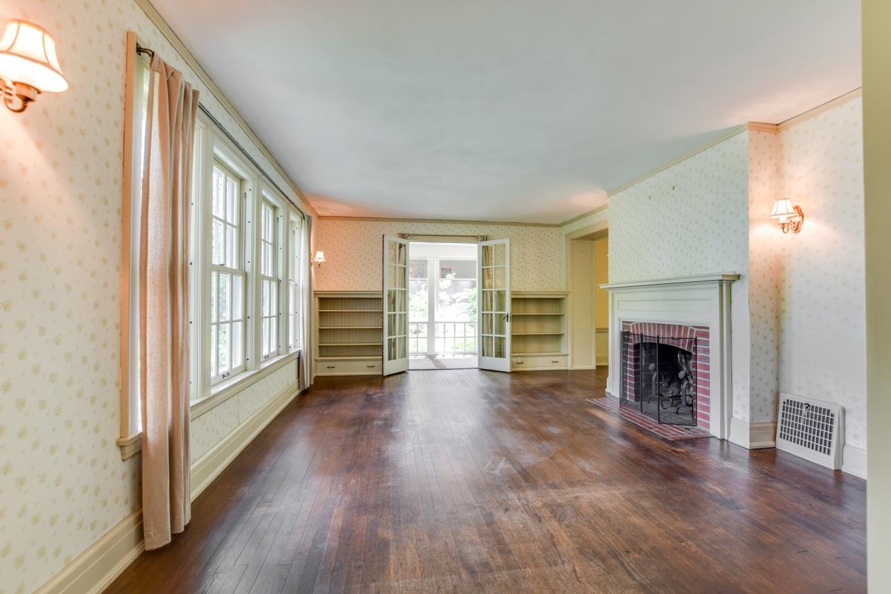 1226 Sweetbriar Road