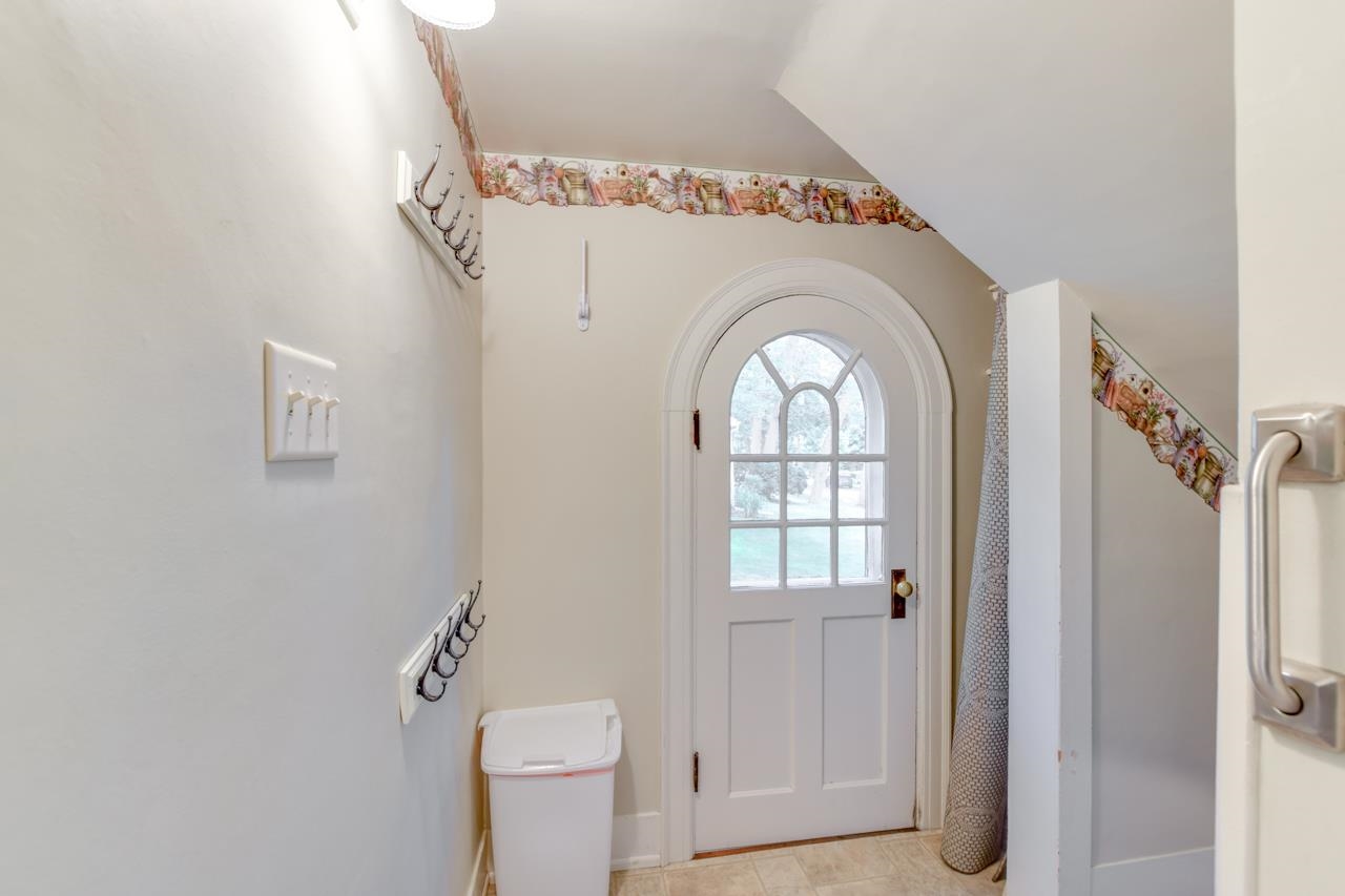 1226 Sweetbriar Road