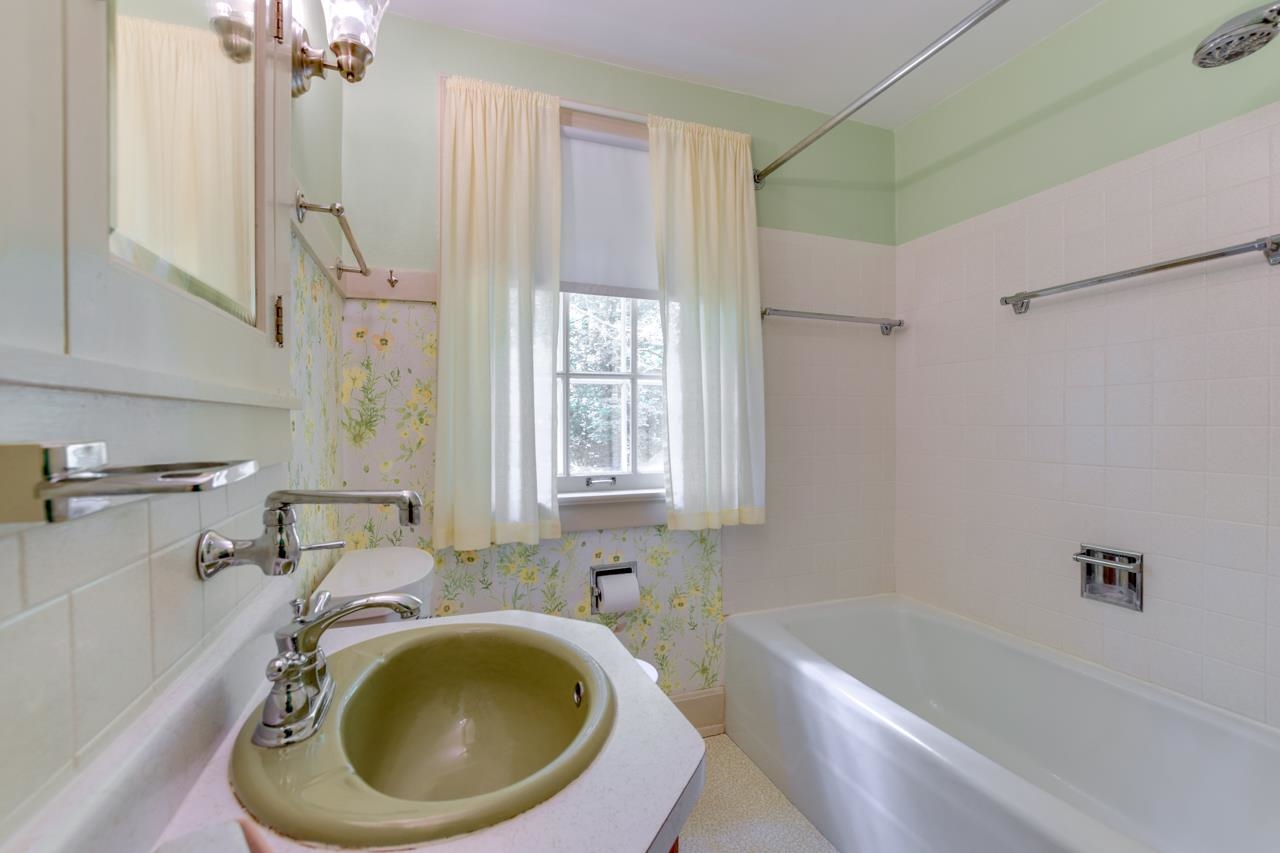1226 Sweetbriar Road