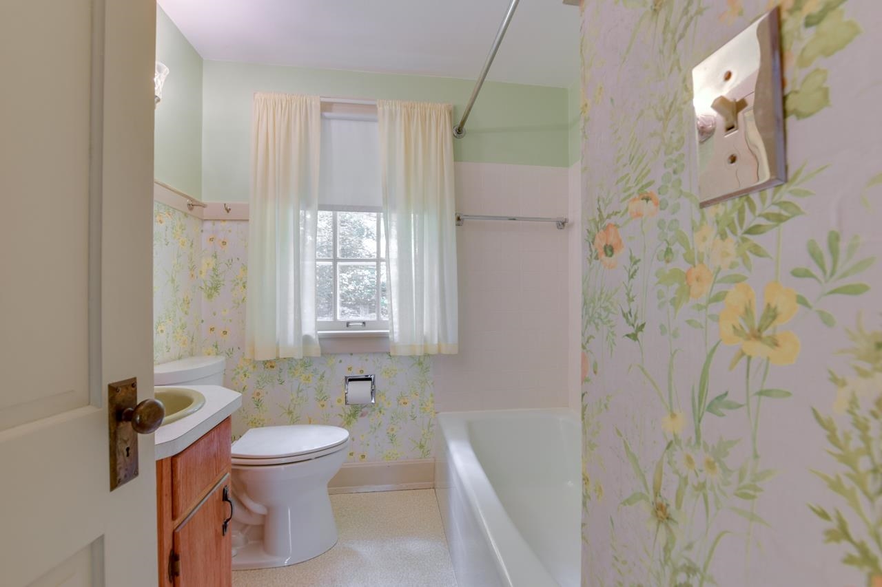 1226 Sweetbriar Road
