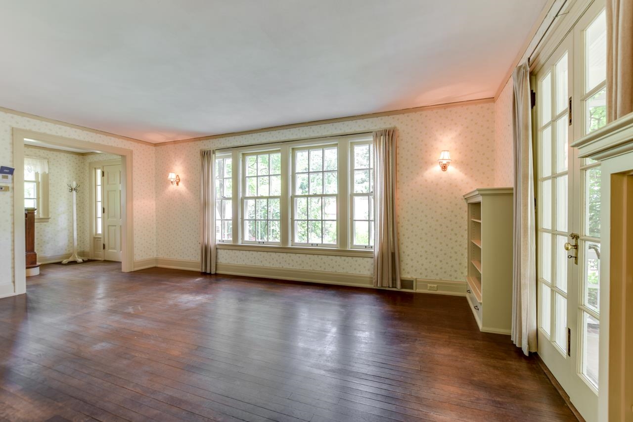 1226 Sweetbriar Road