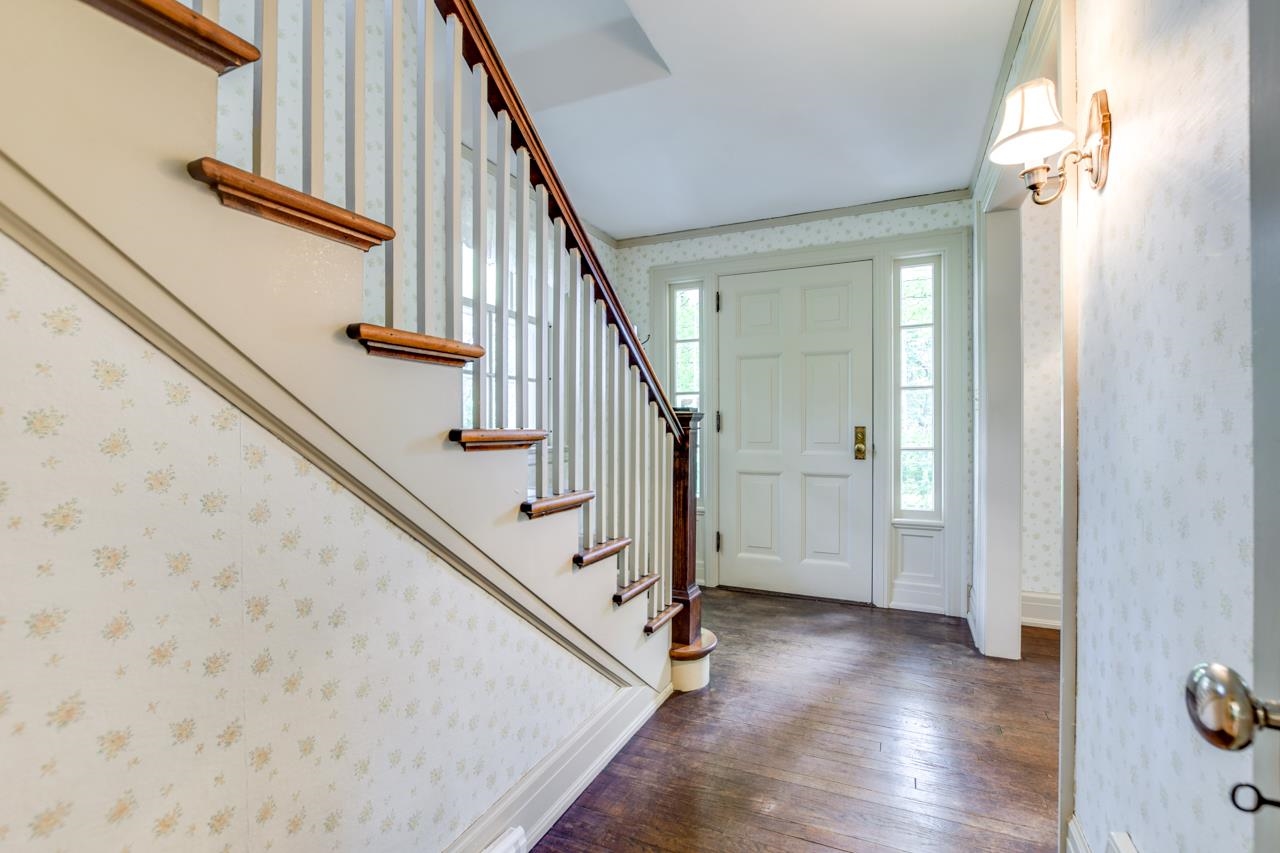 1226 Sweetbriar Road
