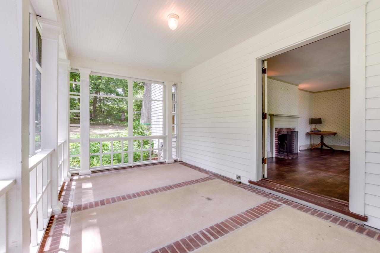 1226 Sweetbriar Road