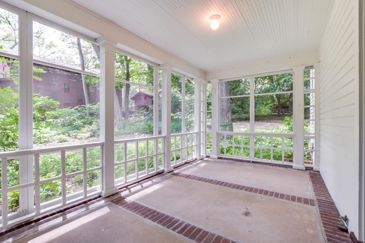 1226 Sweetbriar Road