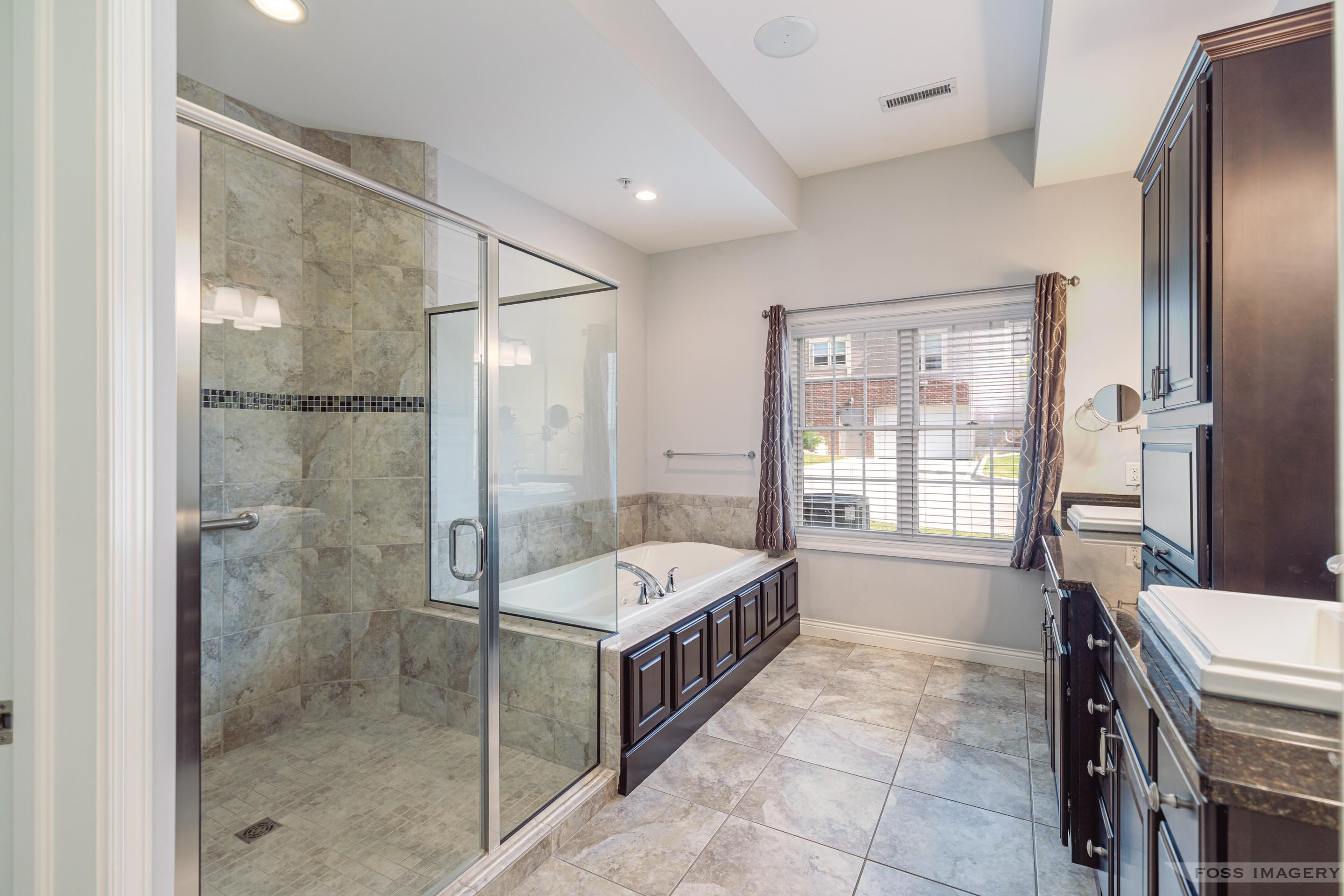 1806 Maplecrest Drive 101