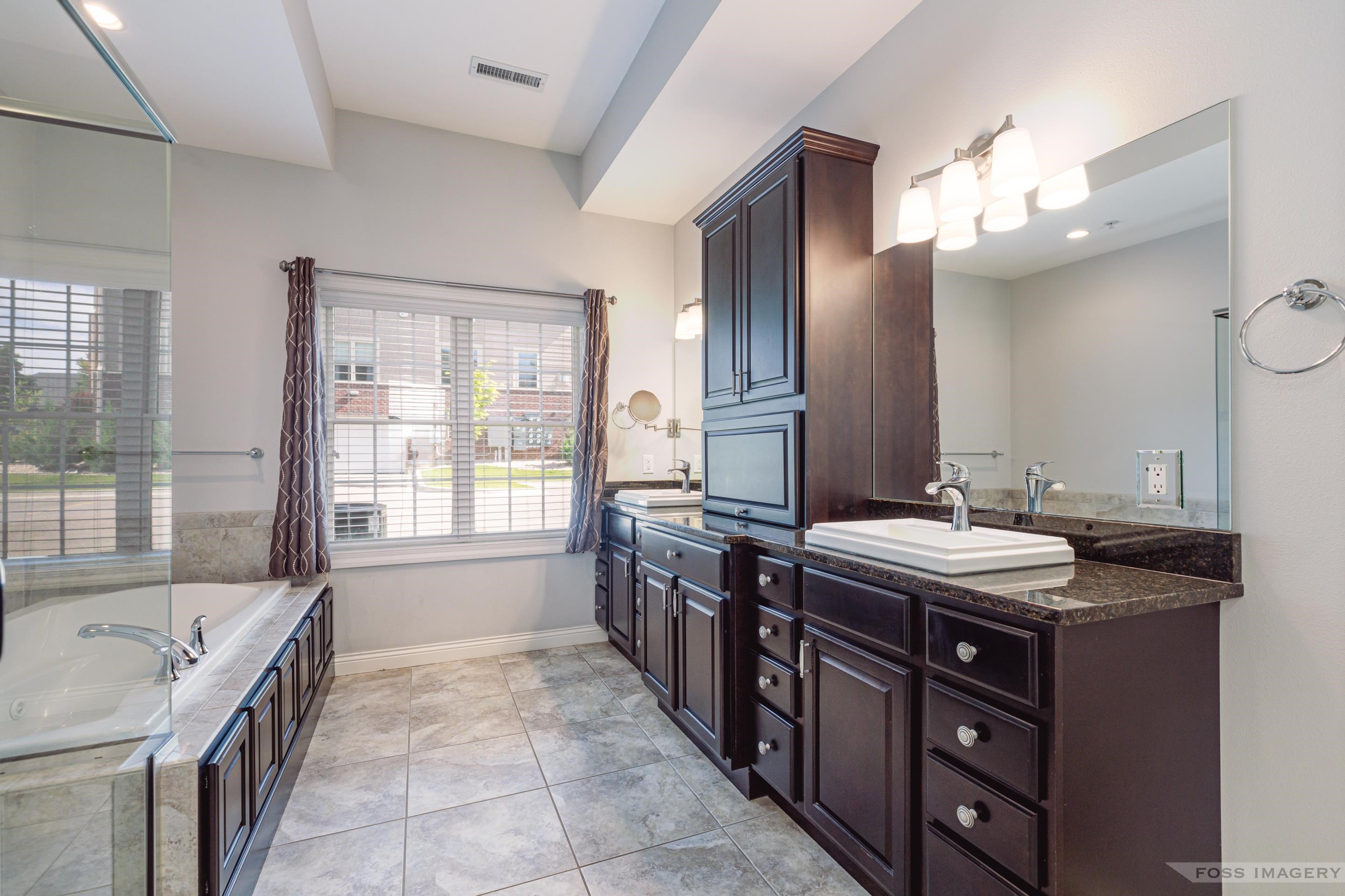 1806 Maplecrest Drive 101