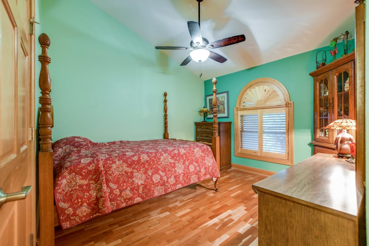 50 Hemlock Street 18