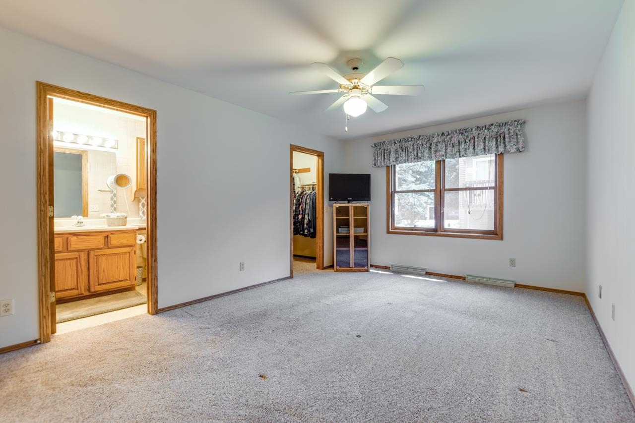7562 W Village Crest Drive