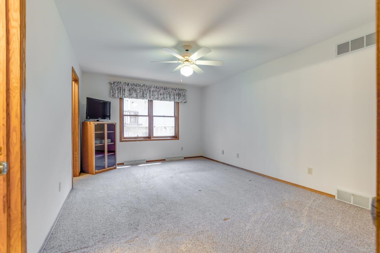 7562 W Village Crest Drive