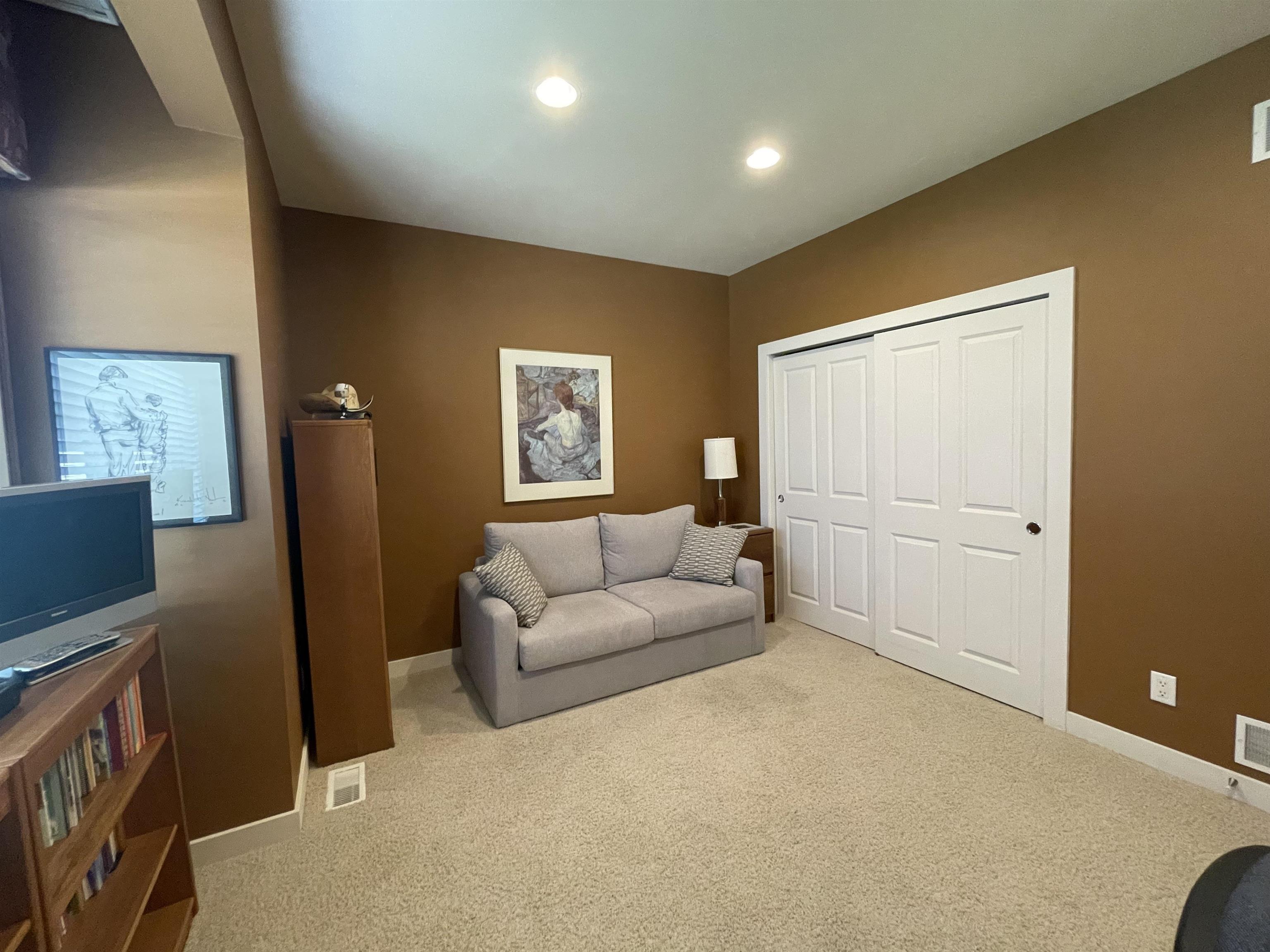 1838 Breezy Trail