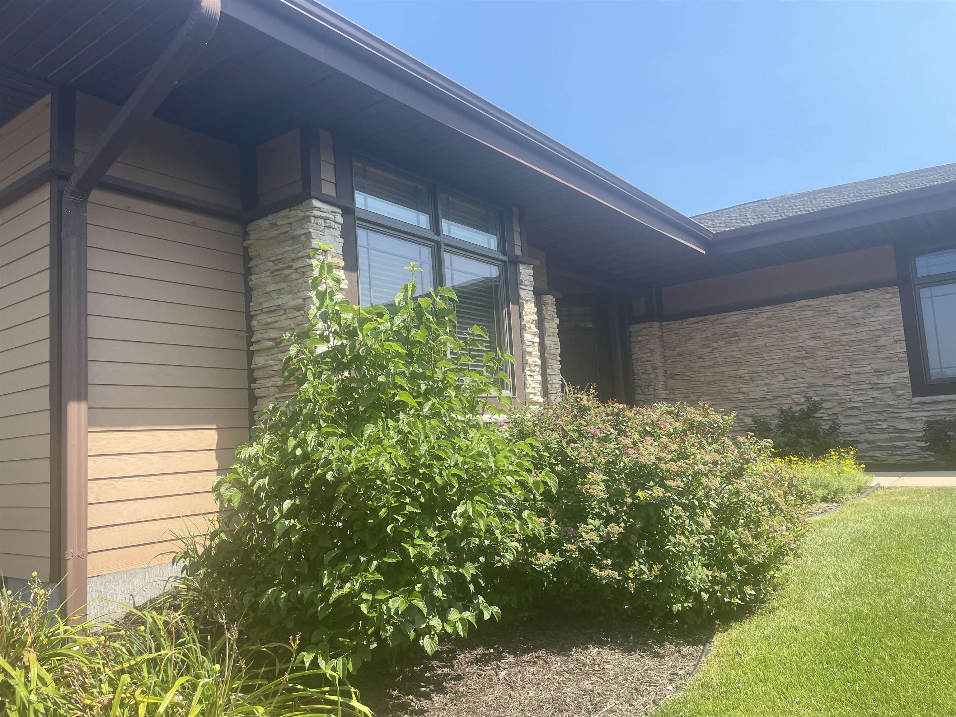 1838 Breezy Trail