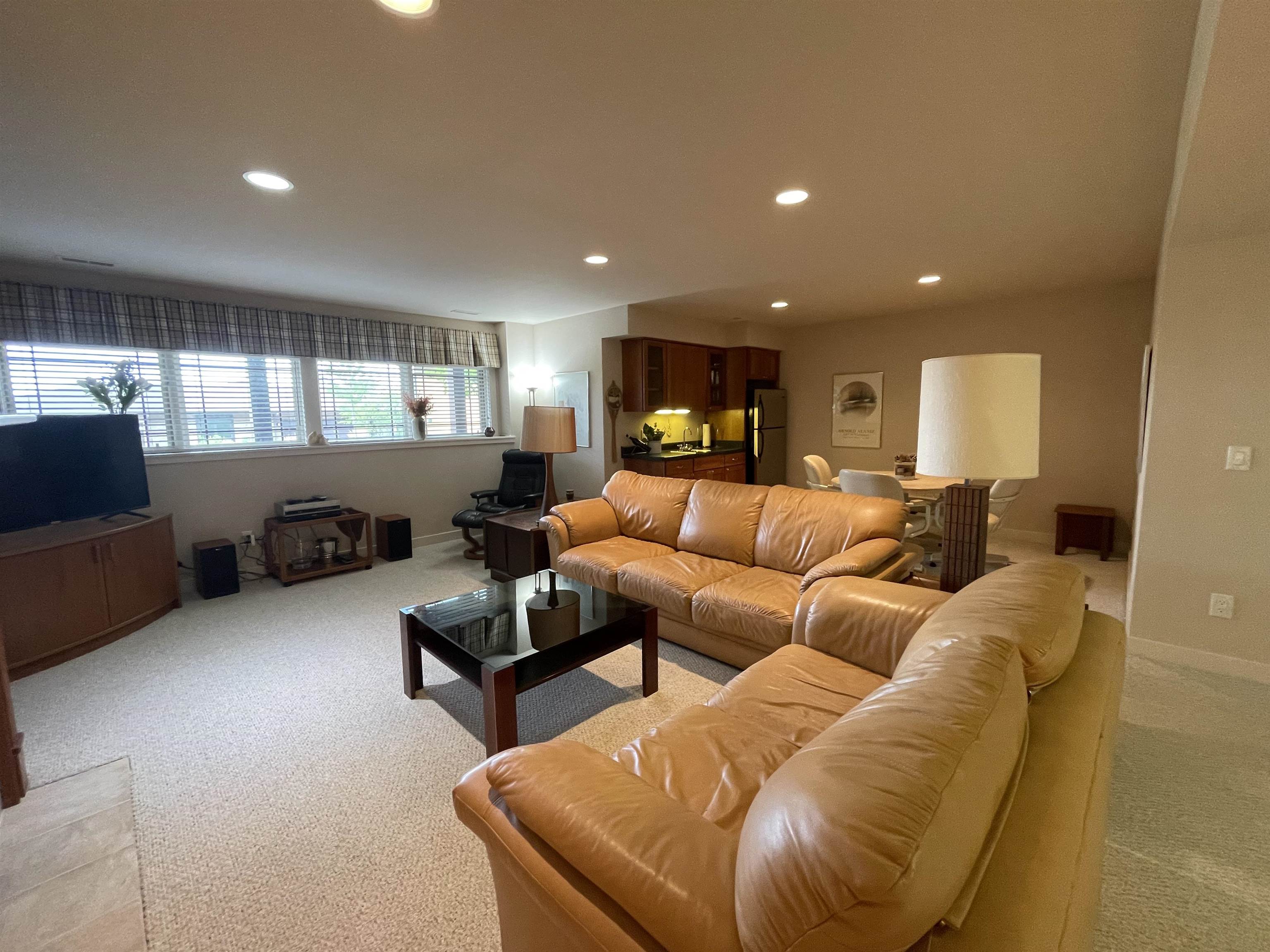 1838 Breezy Trail