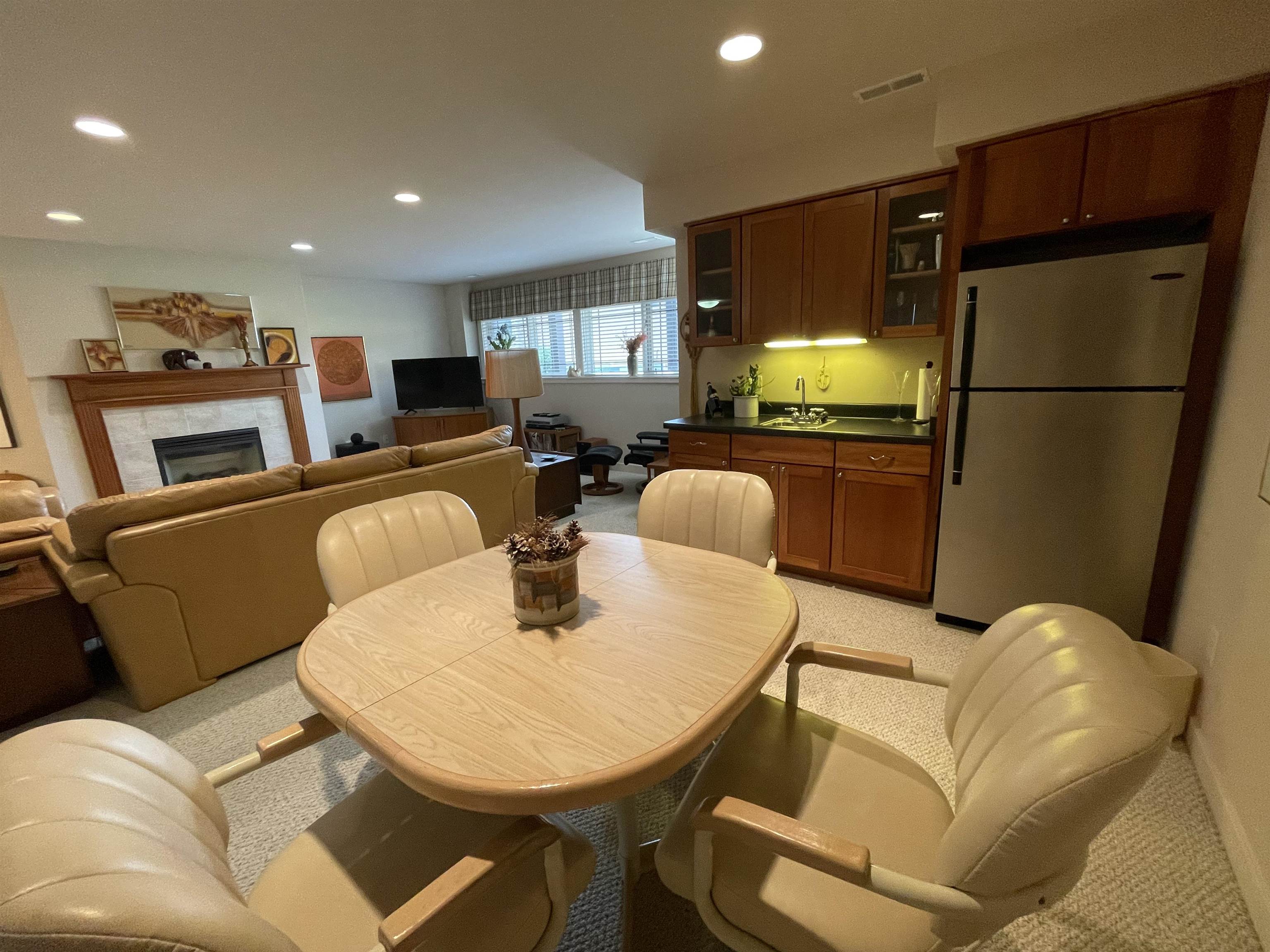 1838 Breezy Trail