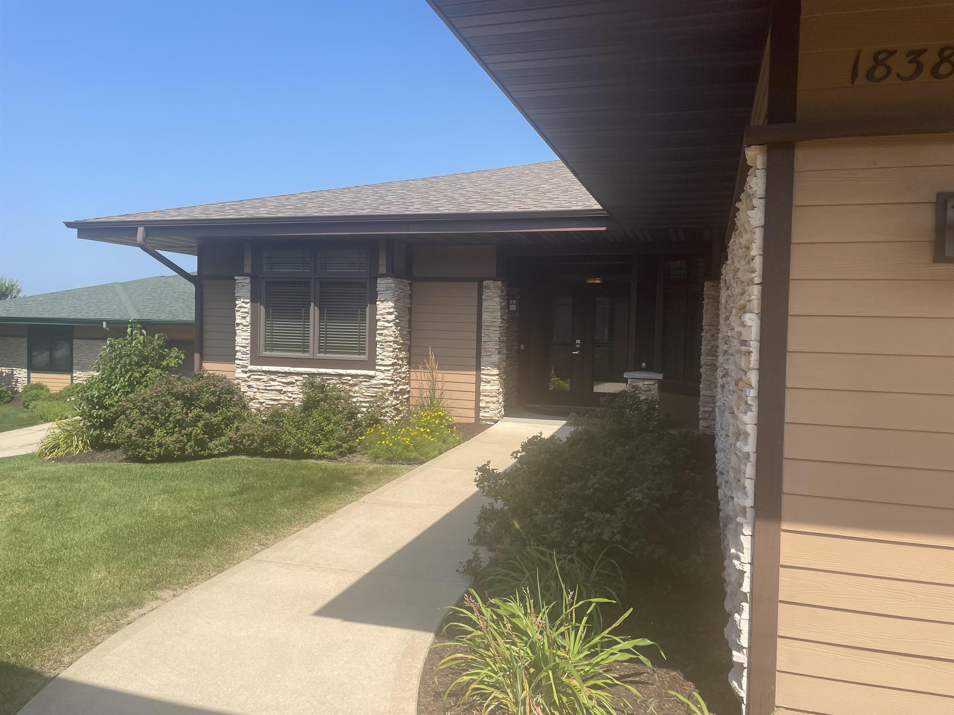 1838 Breezy Trail