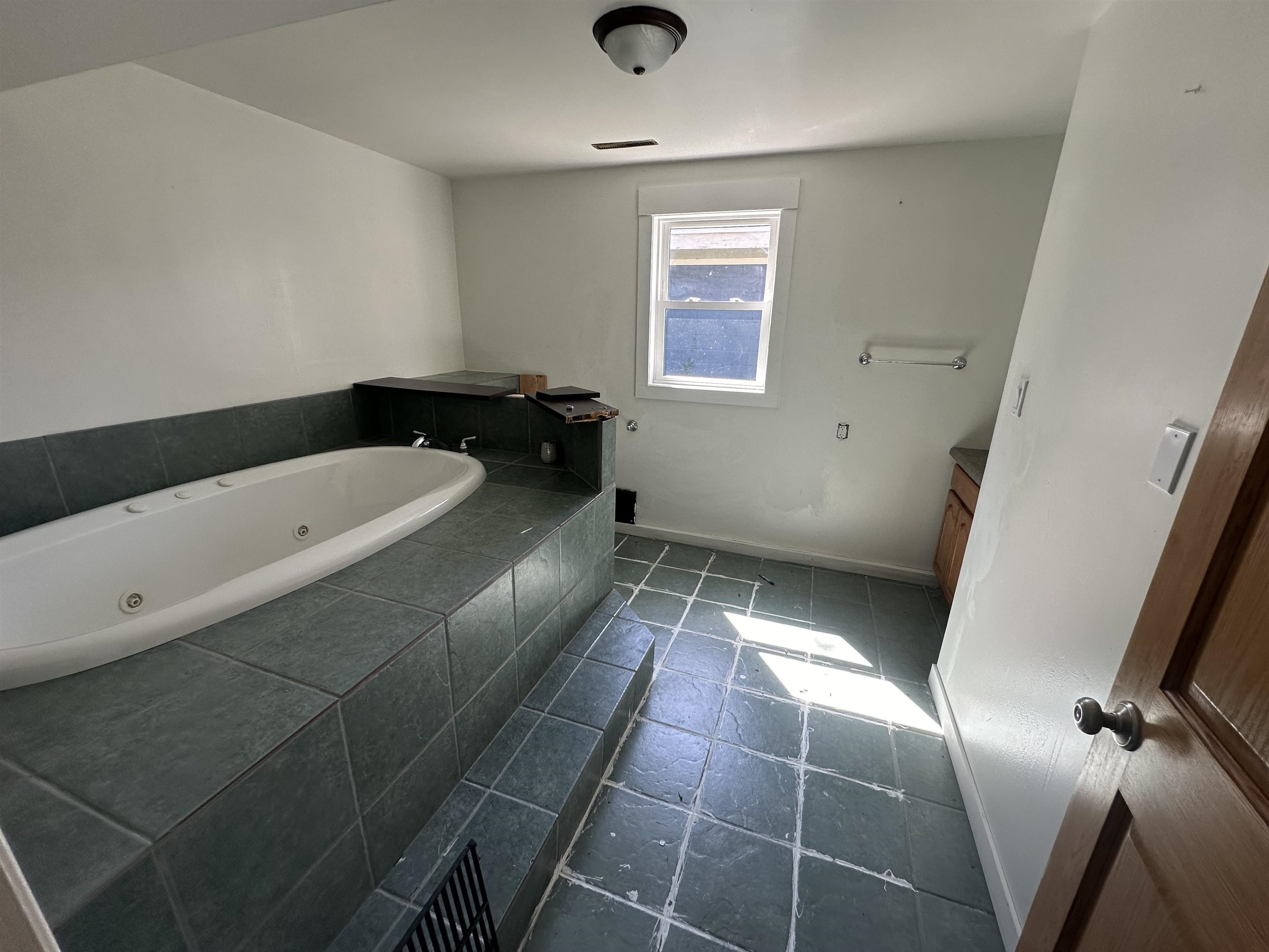 10291-10297 HIGHWAY 14