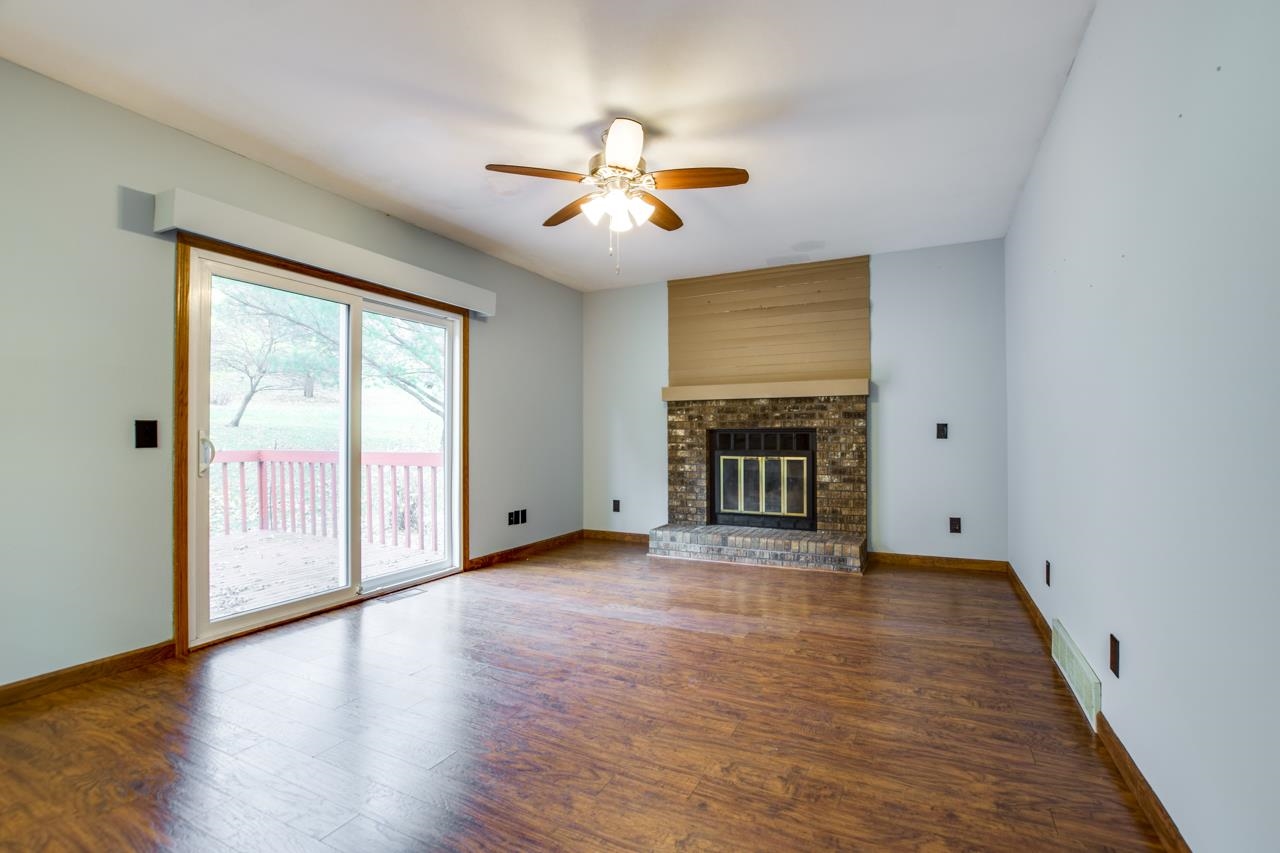 3033 Hillside Trail