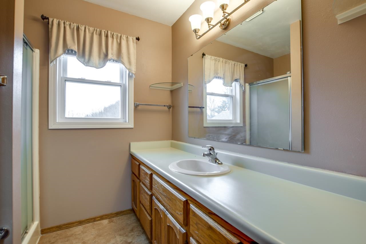 3033 Hillside Trail