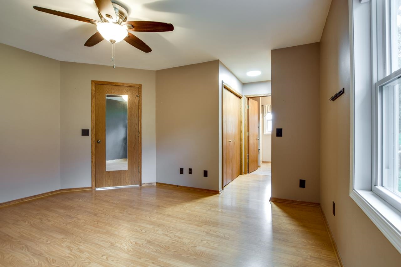 3033 Hillside Trail